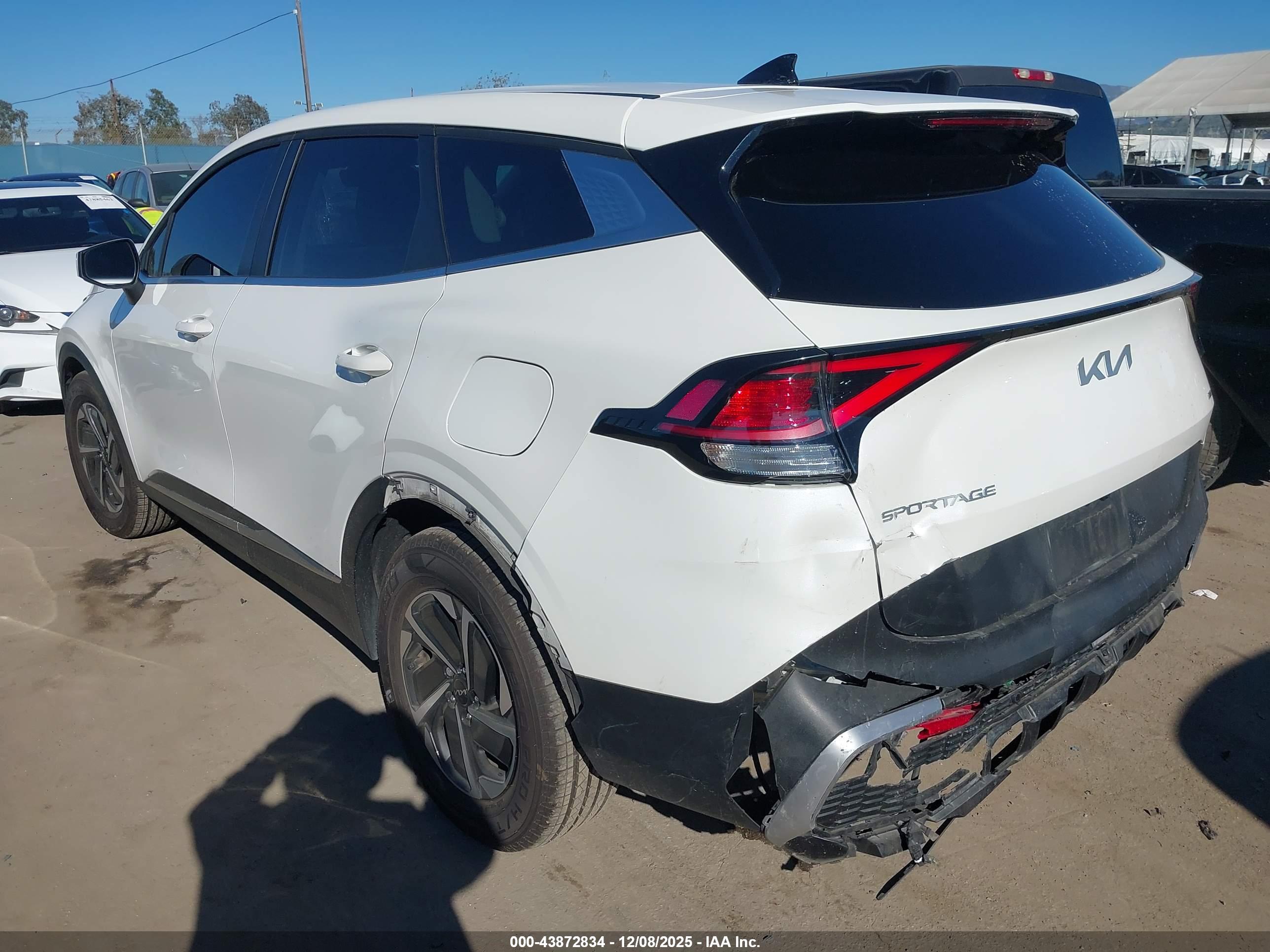KIA SPORTAGE image 3