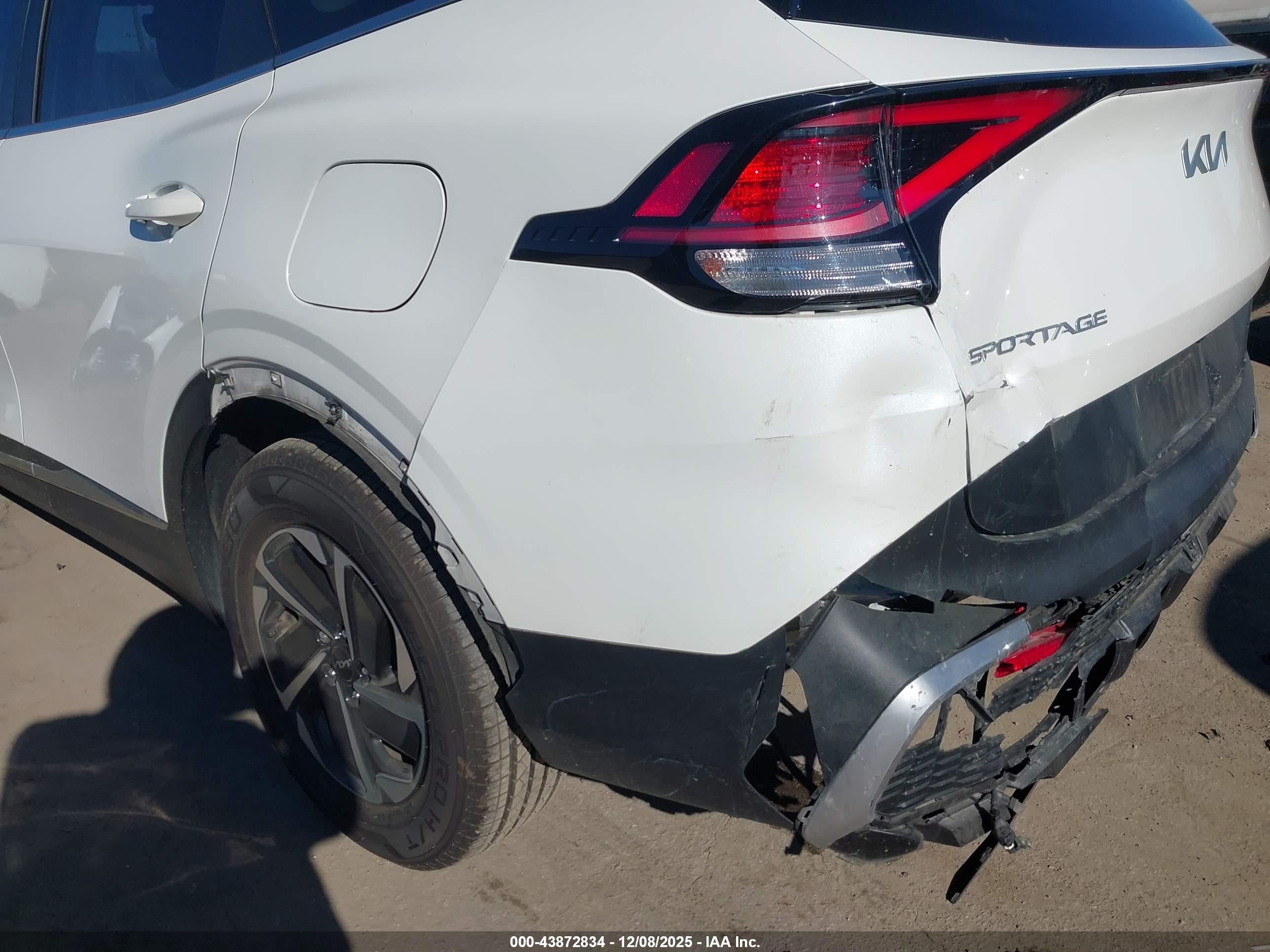 KIA SPORTAGE image 6