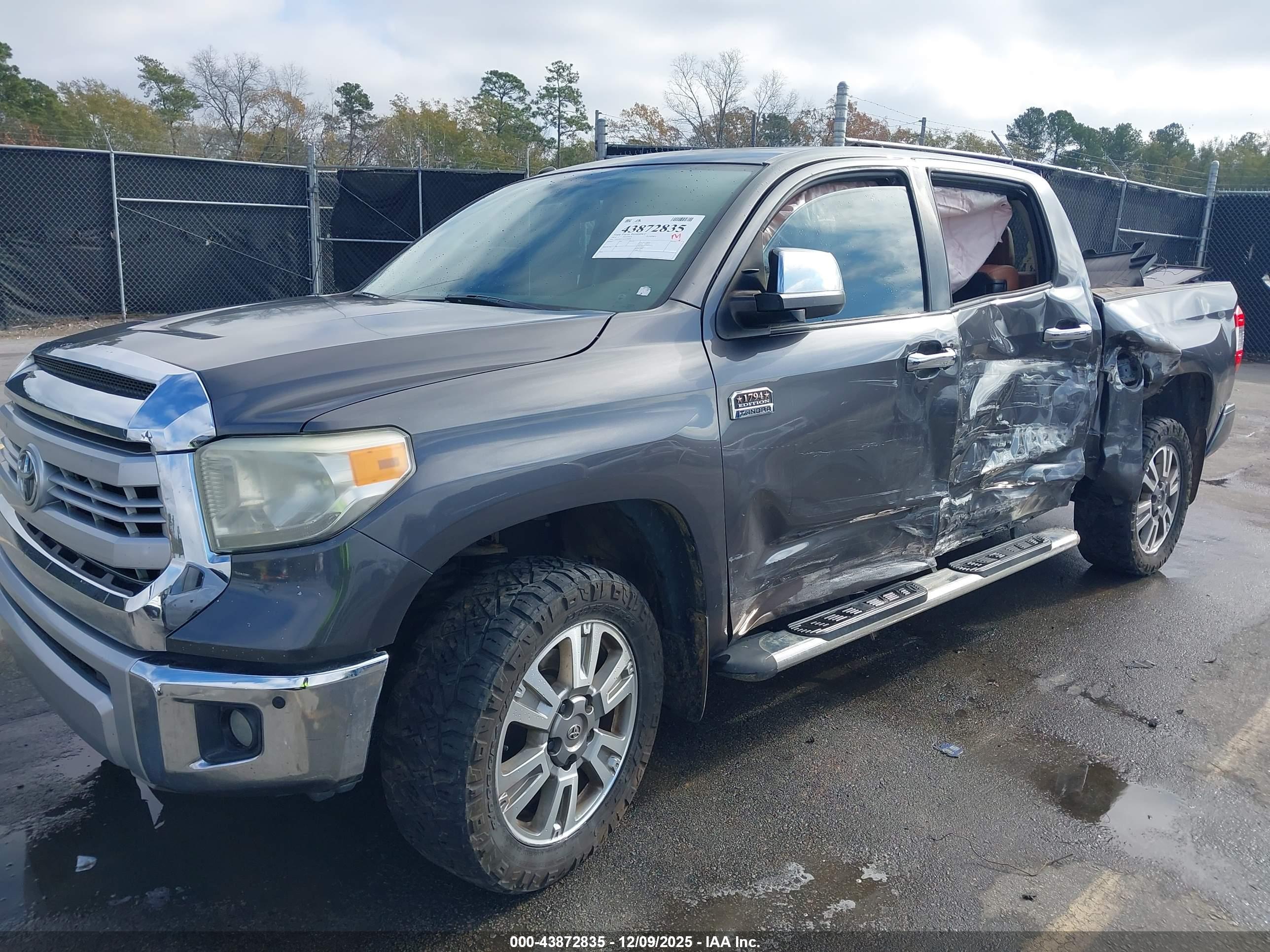 TOYOTA TUNDRA image 2