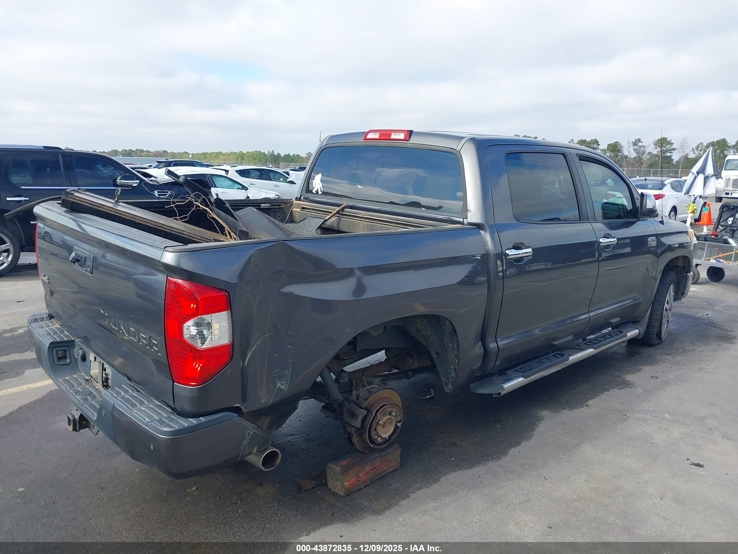 TOYOTA TUNDRA image 4