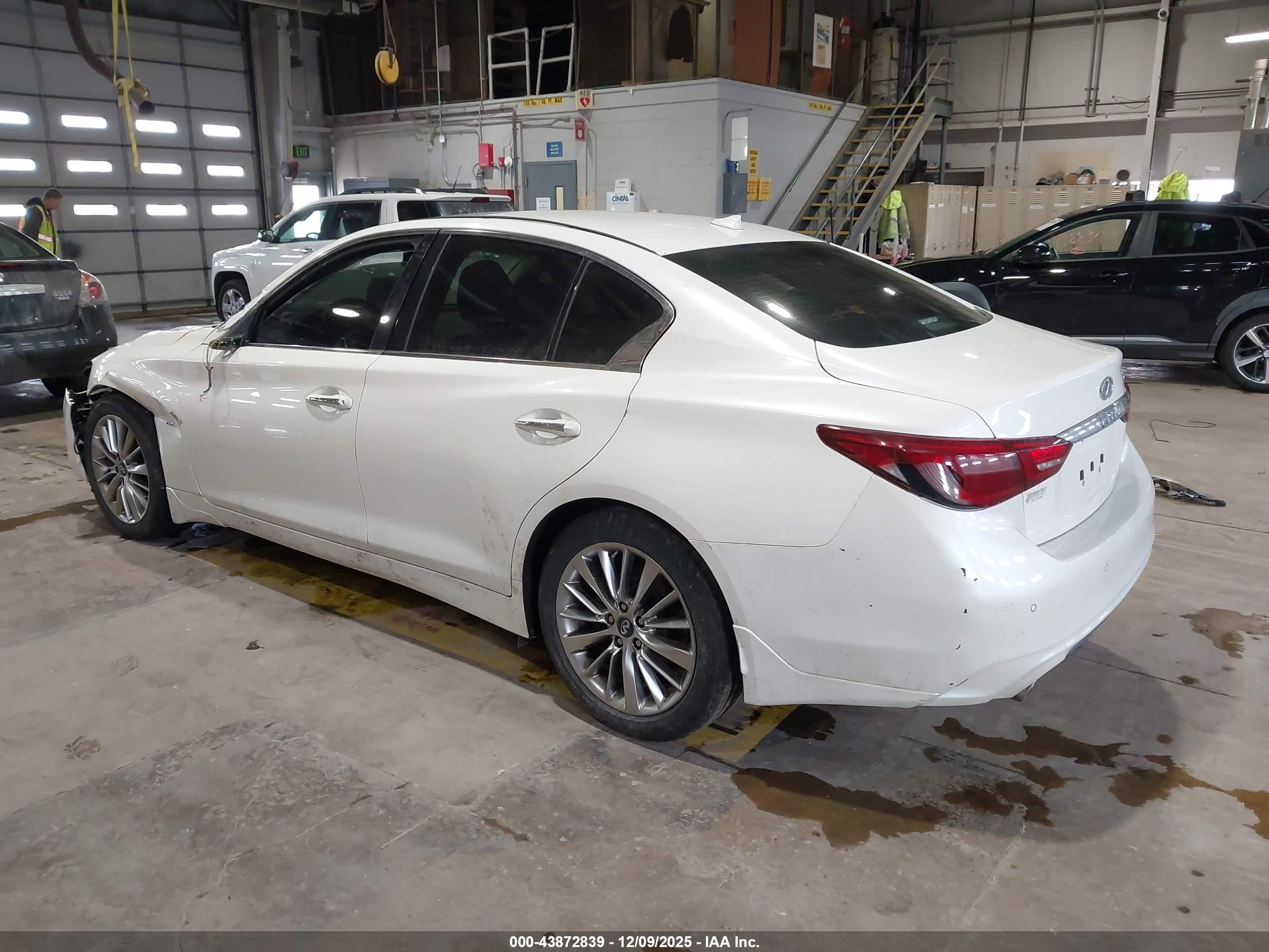 INFINITI Q50 image 3