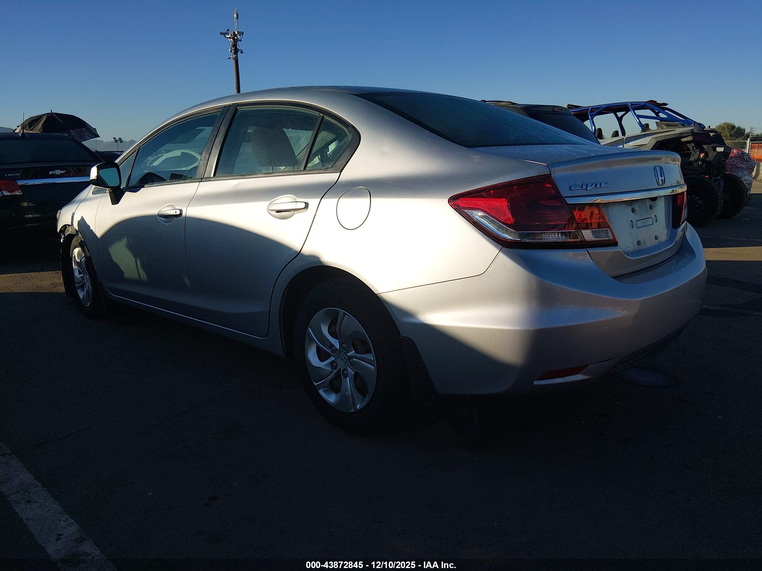 HONDA CIVIC image 3