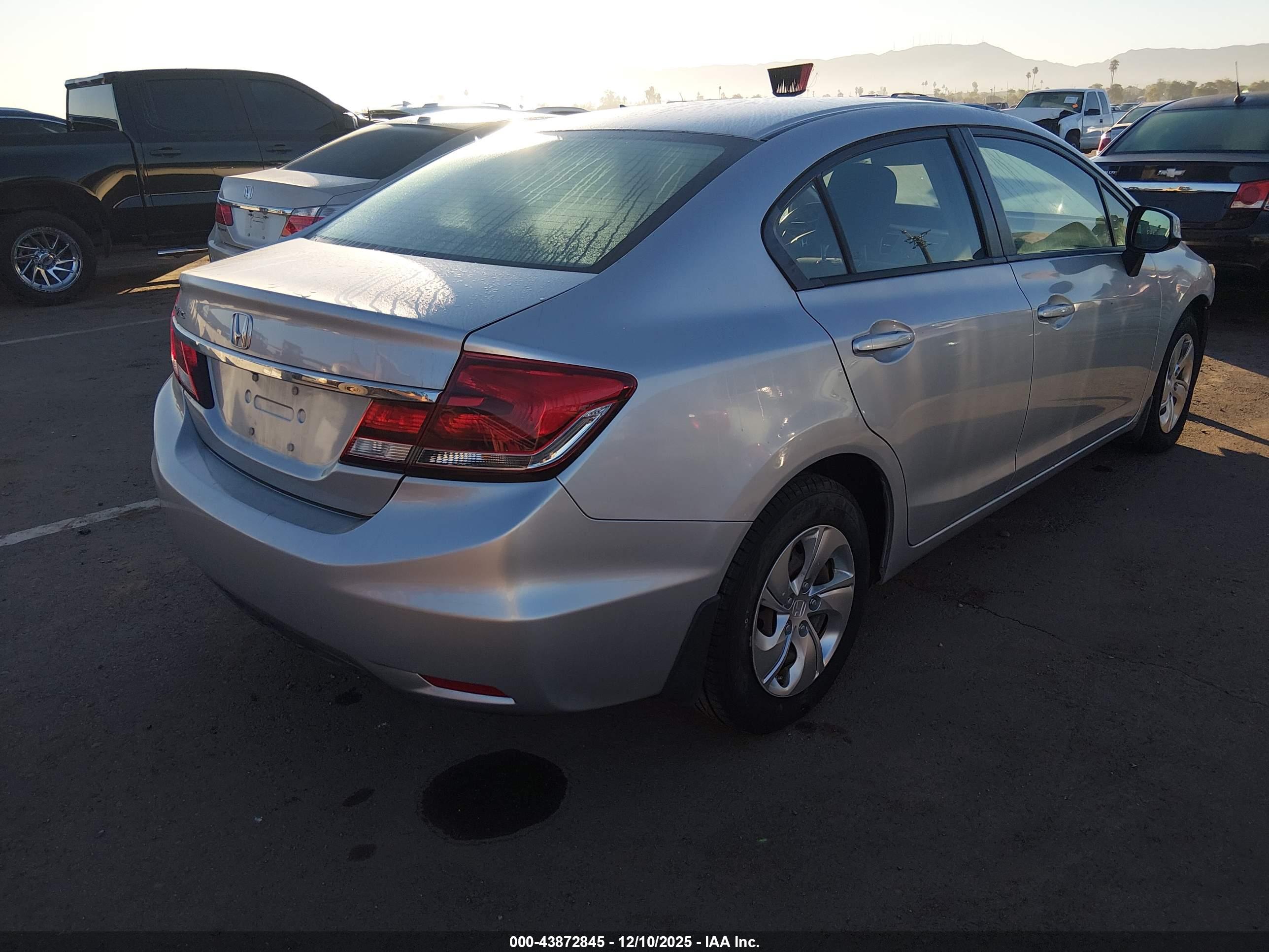 HONDA CIVIC image 4