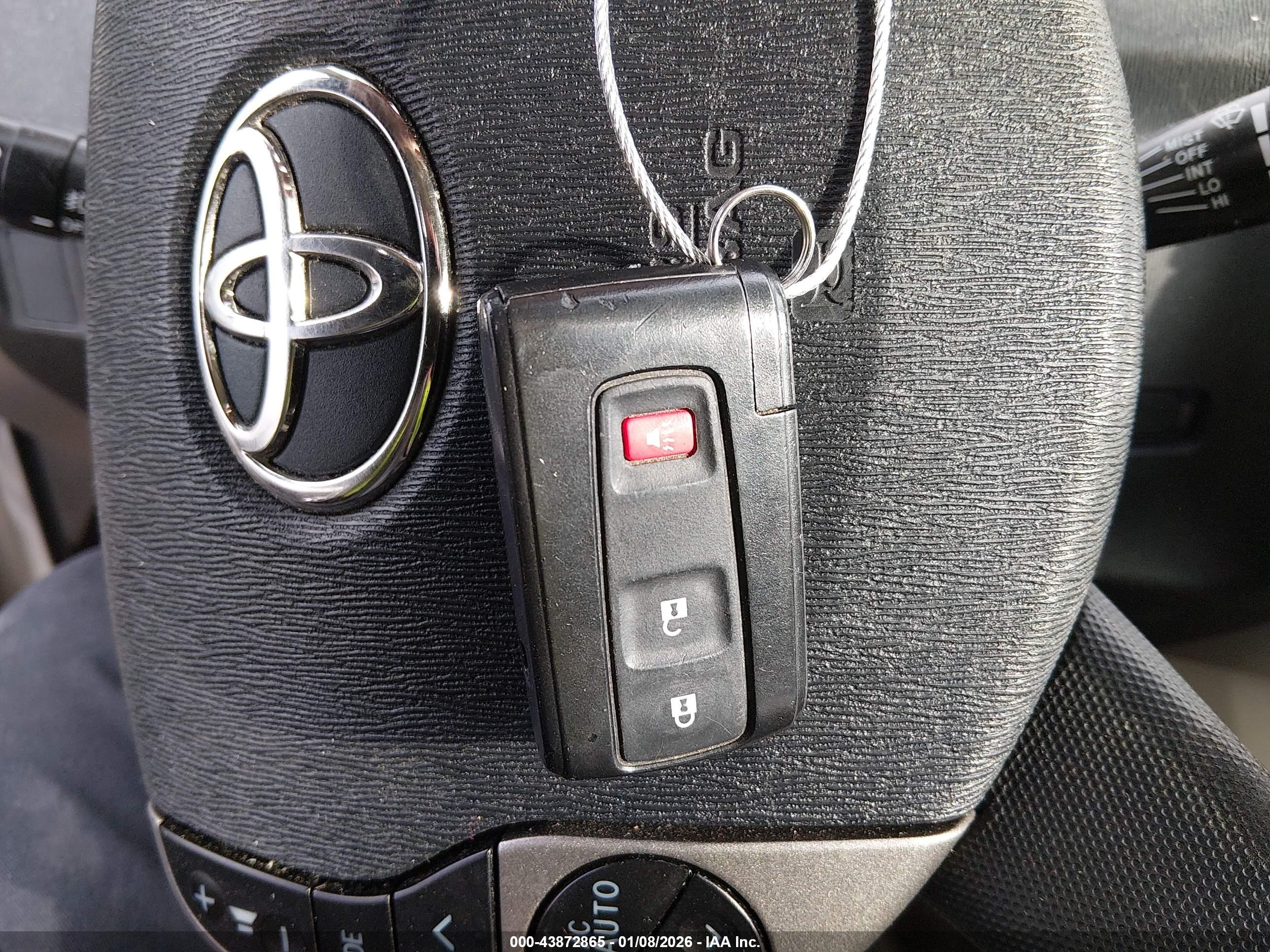 TOYOTA PRIUS image 11