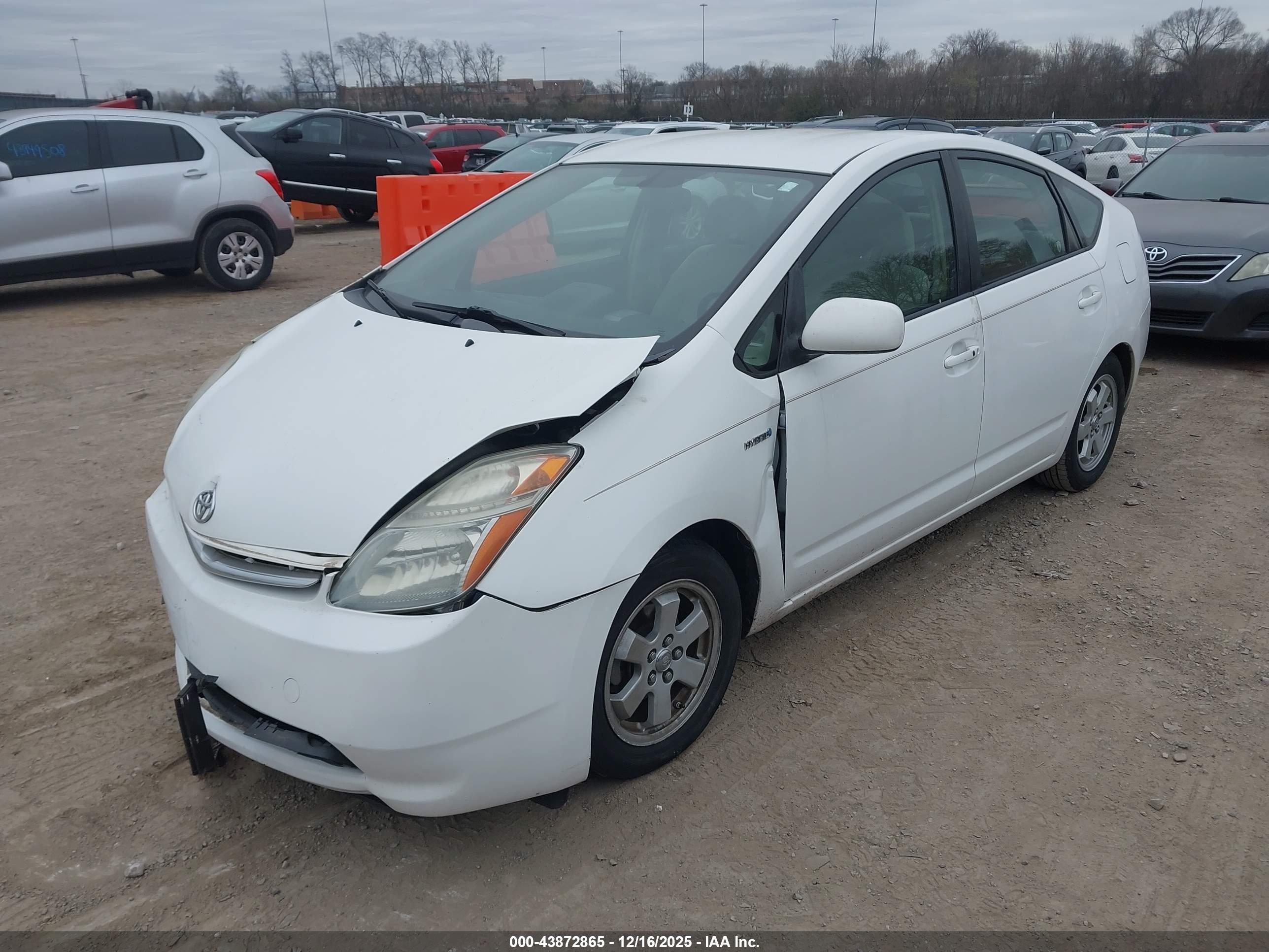 TOYOTA PRIUS image 2
