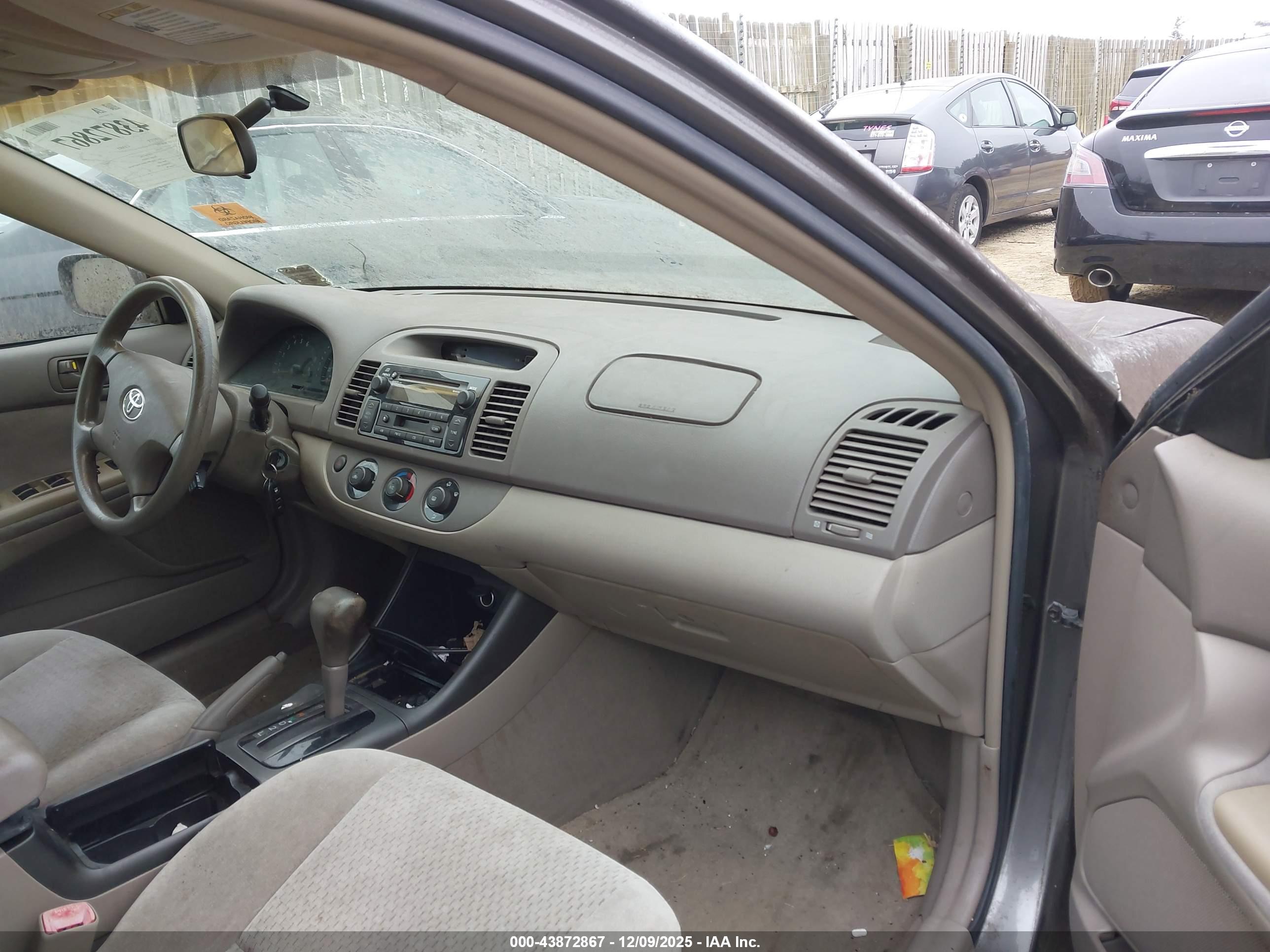 TOYOTA CAMRY image 5