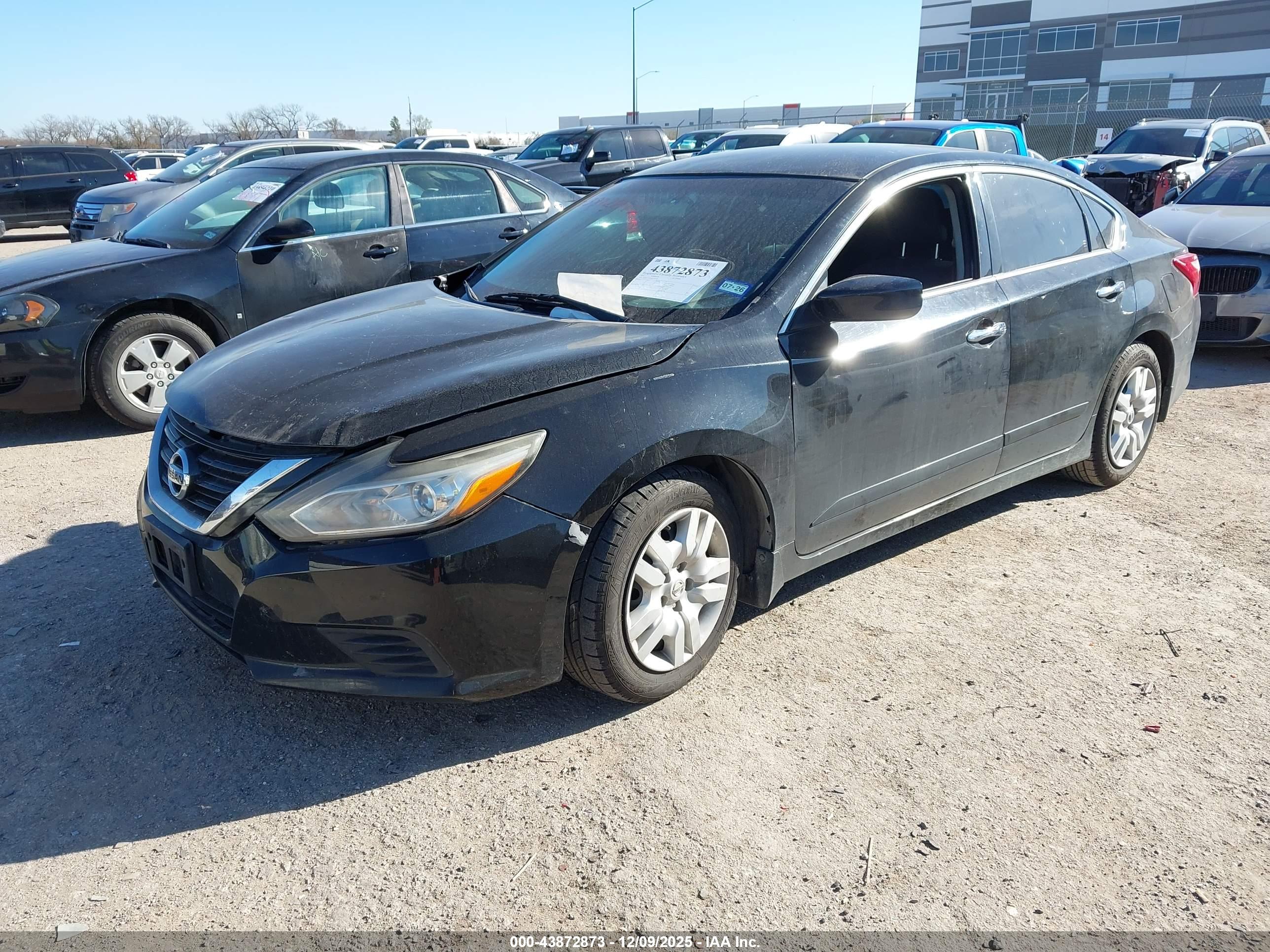 NISSAN ALTIMA image 2