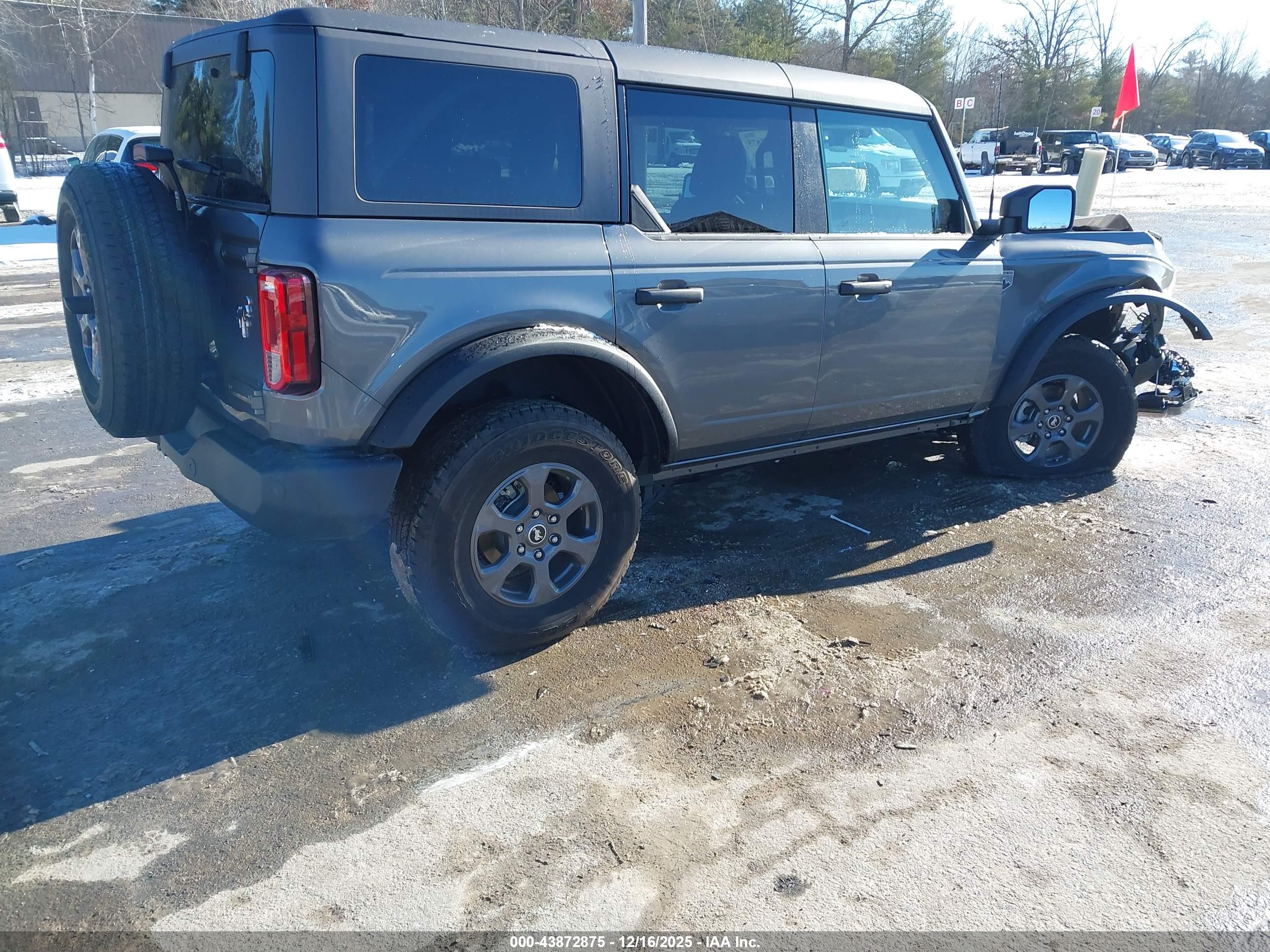 FORD BRONCO image 4