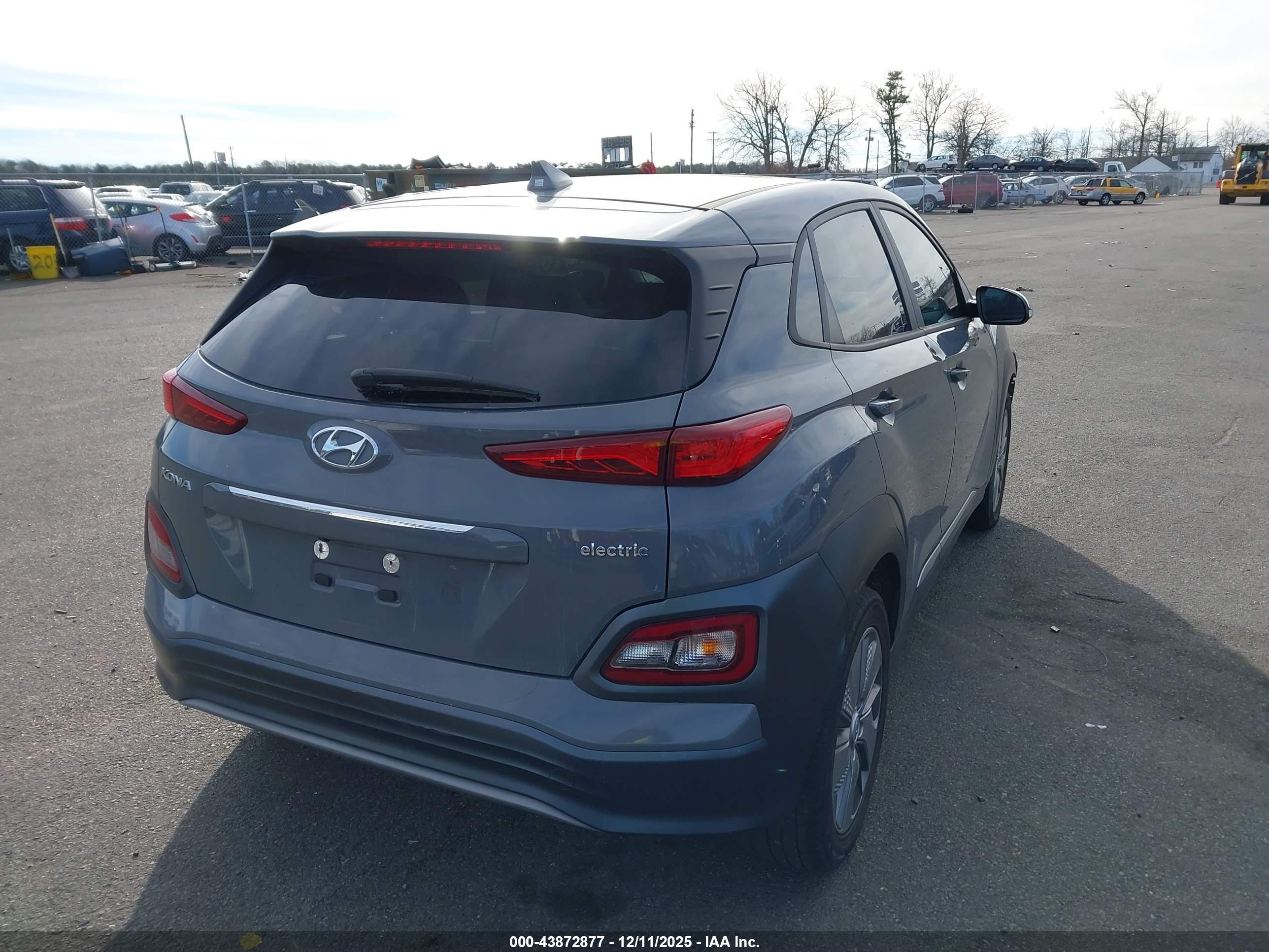 HYUNDAI KONA image 4