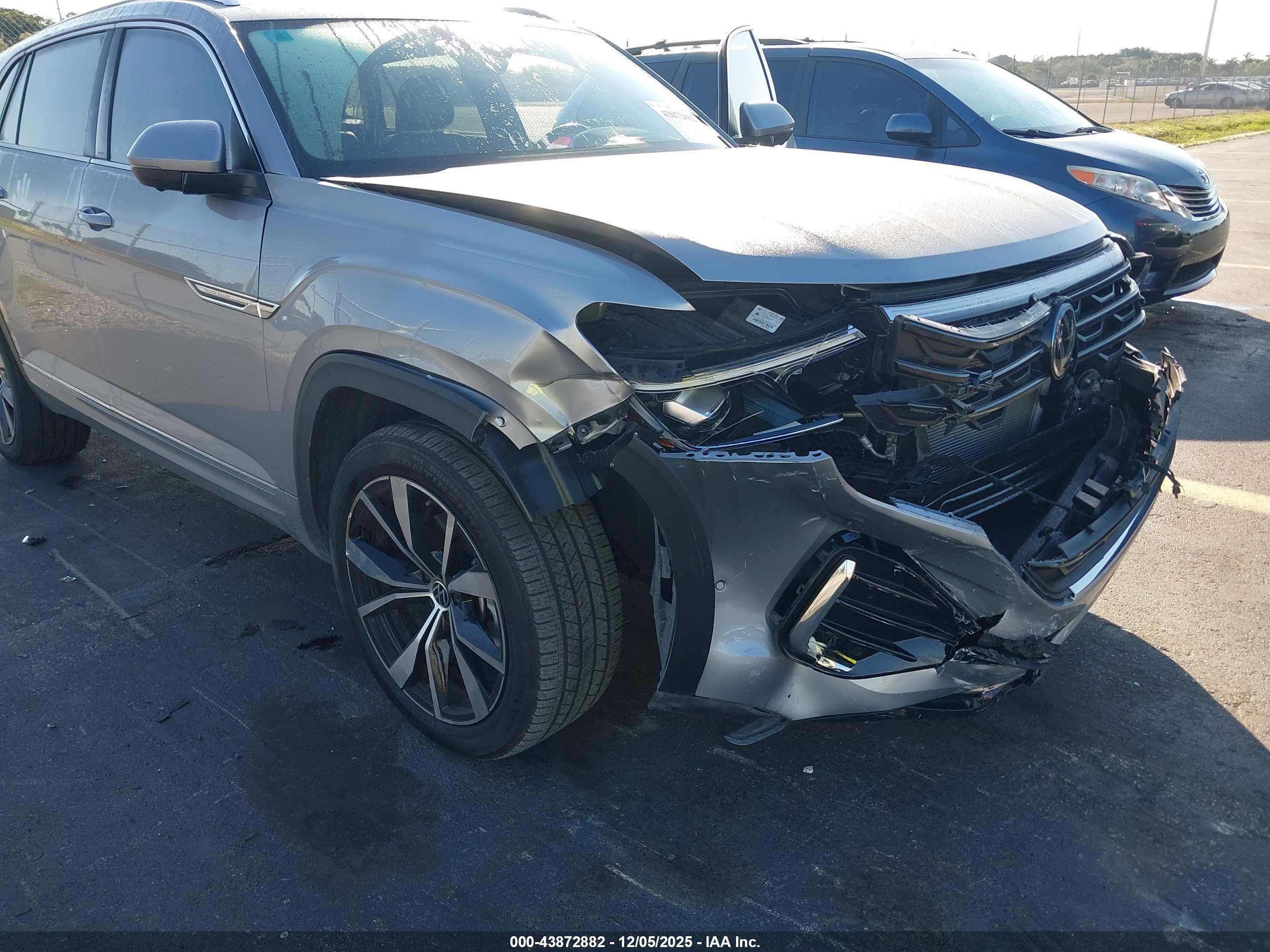 VOLKSWAGEN ATLAS image 6