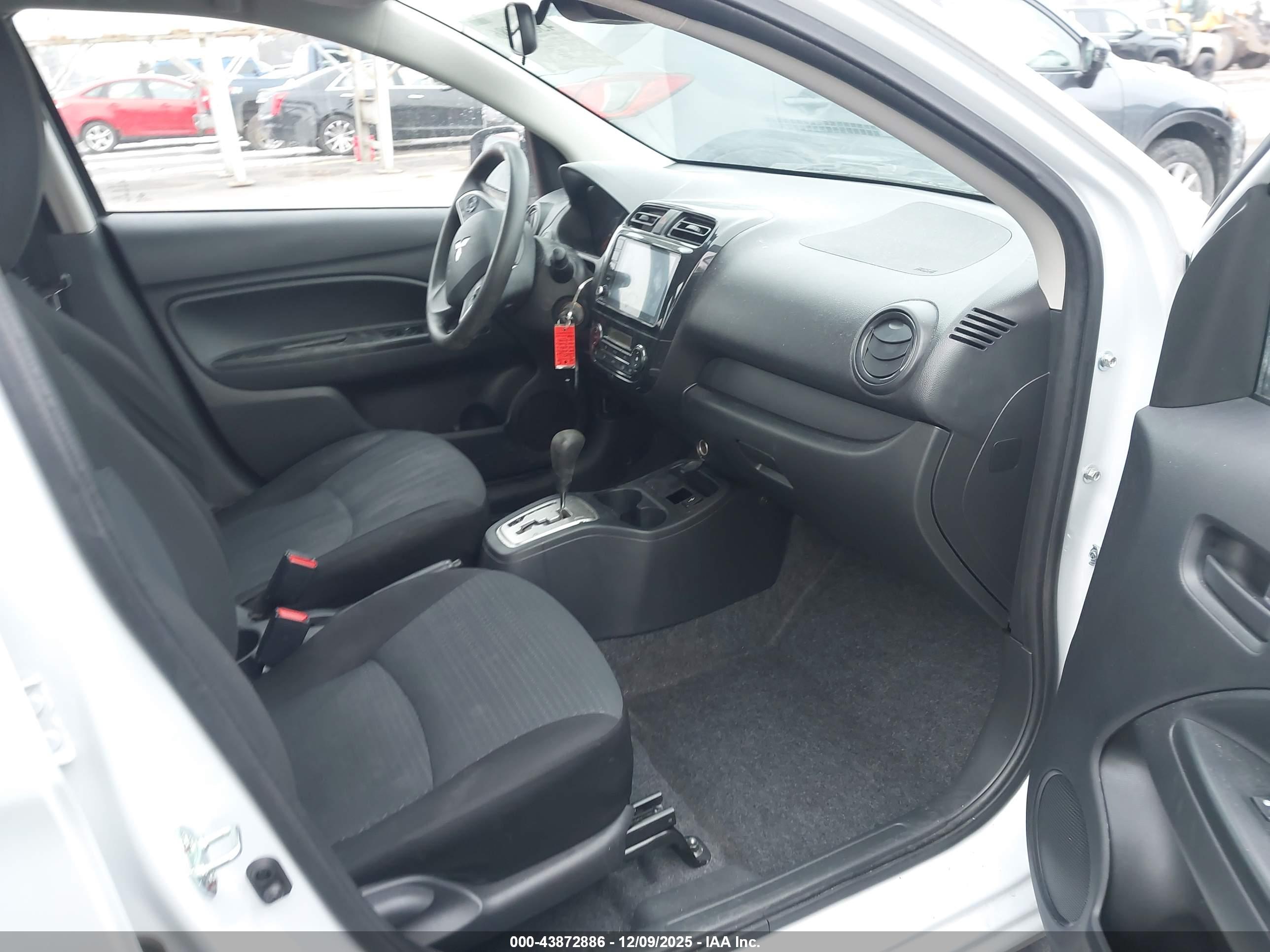 MITSUBISHI MIRAGE image 5
