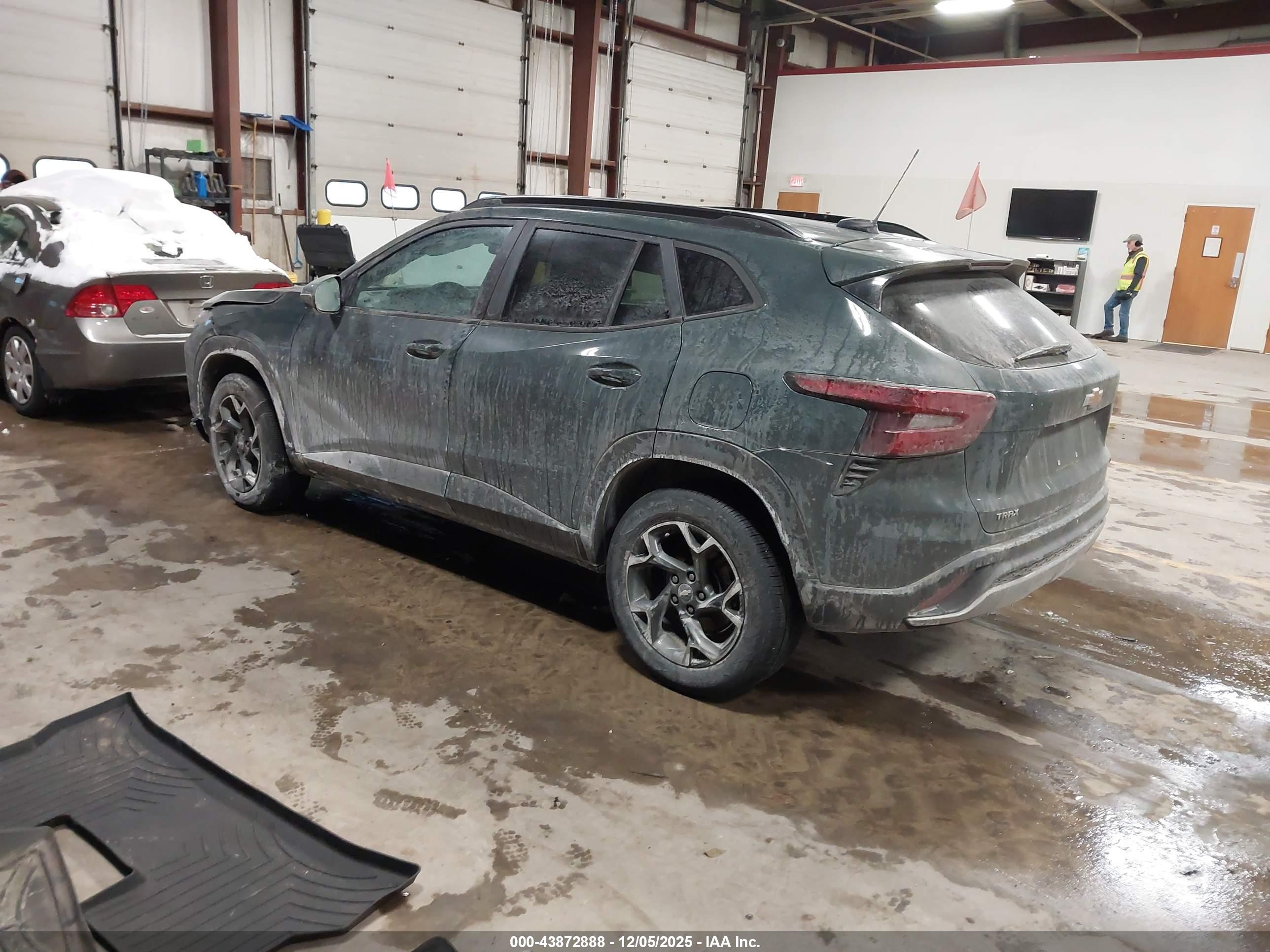 CHEVROLET TRAX image 3