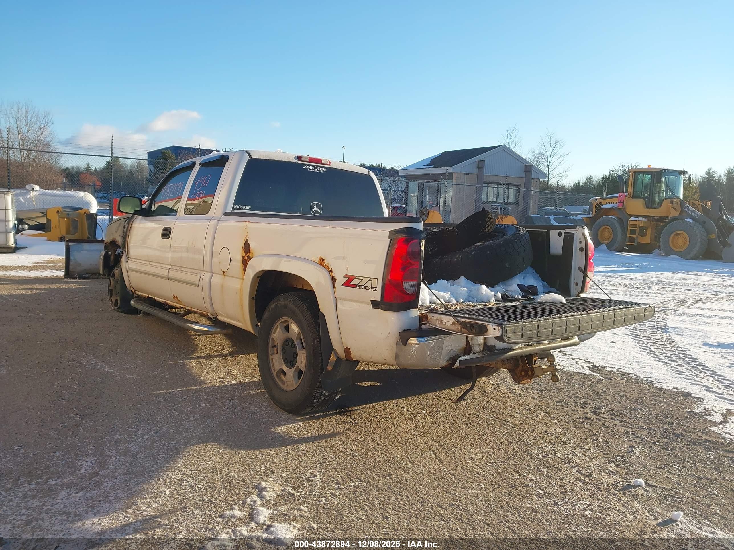 CHEVROLET SILVERADO image 3
