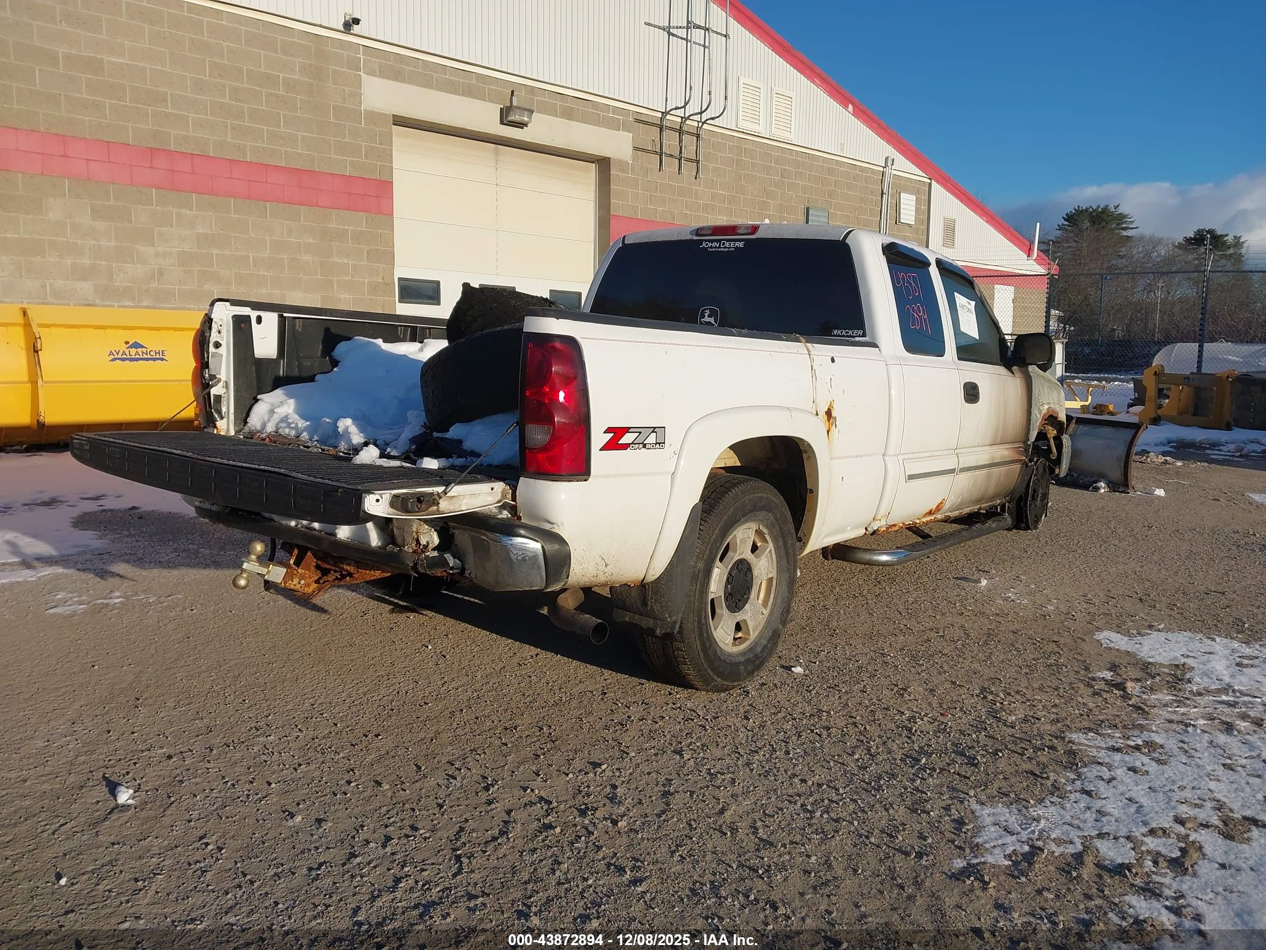 CHEVROLET SILVERADO image 4