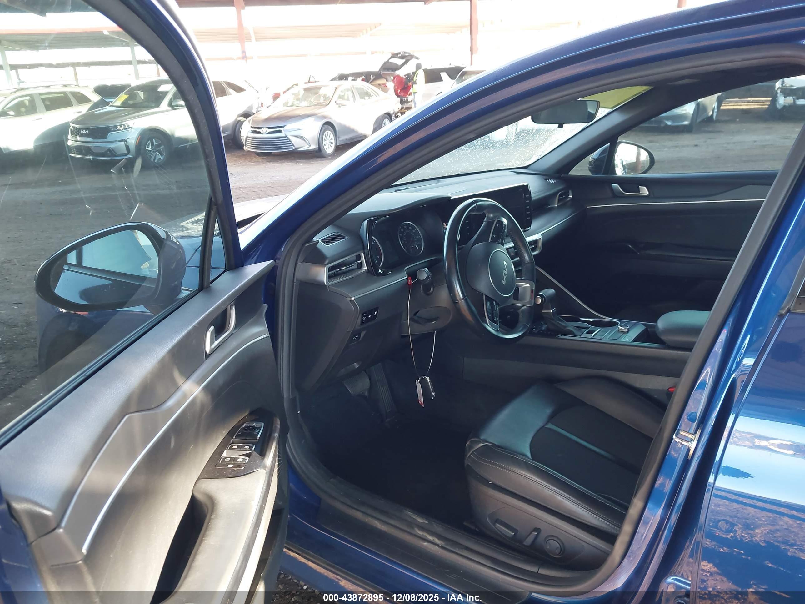 KIA K5 image 5