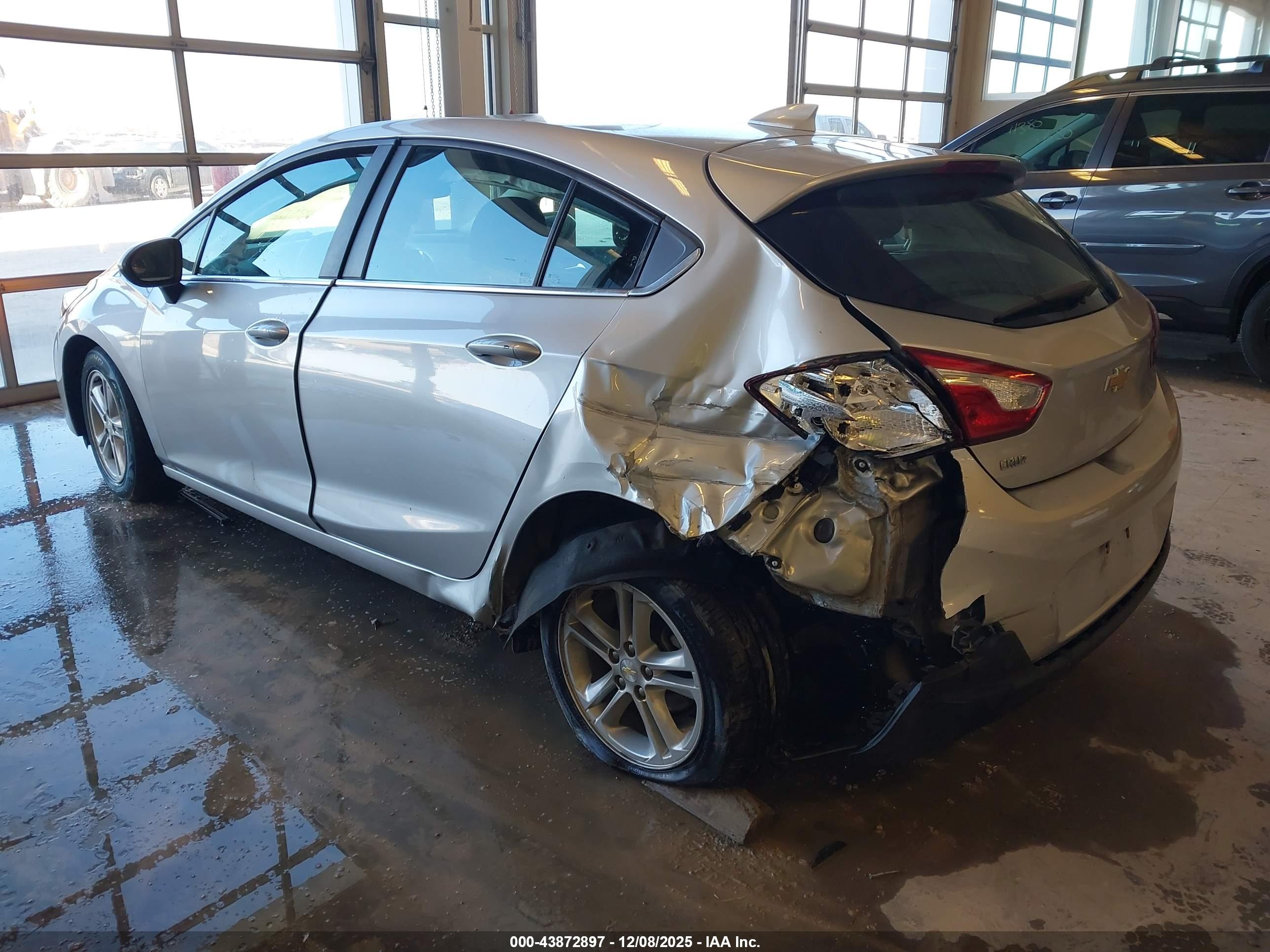 CHEVROLET CRUZE image 3