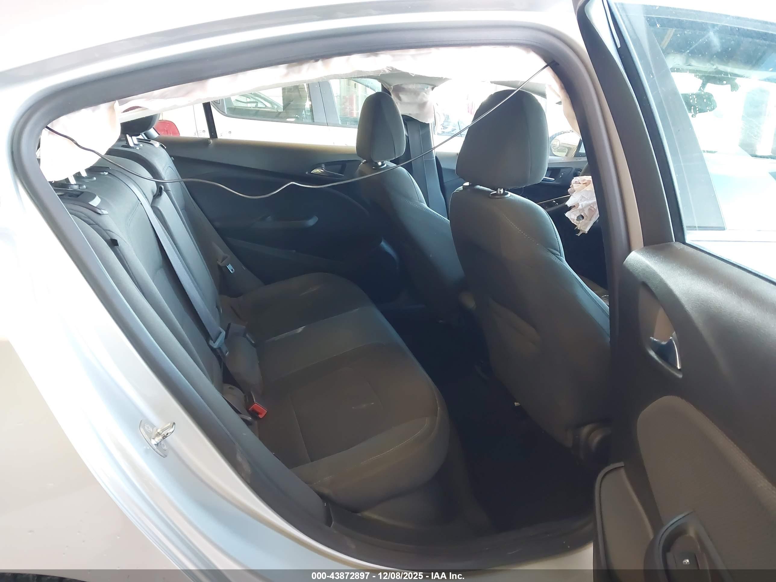 CHEVROLET CRUZE image 8