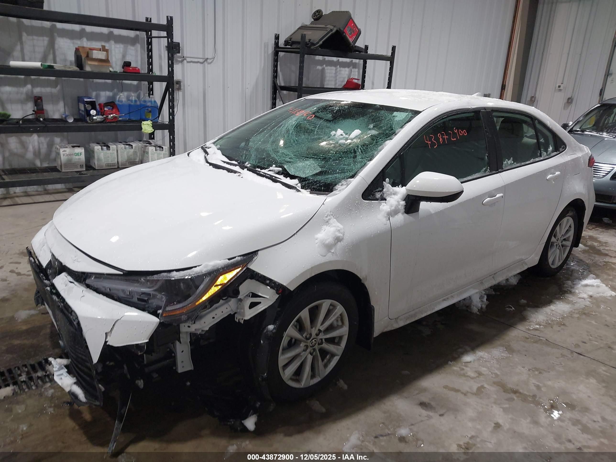 TOYOTA COROLLA image 2