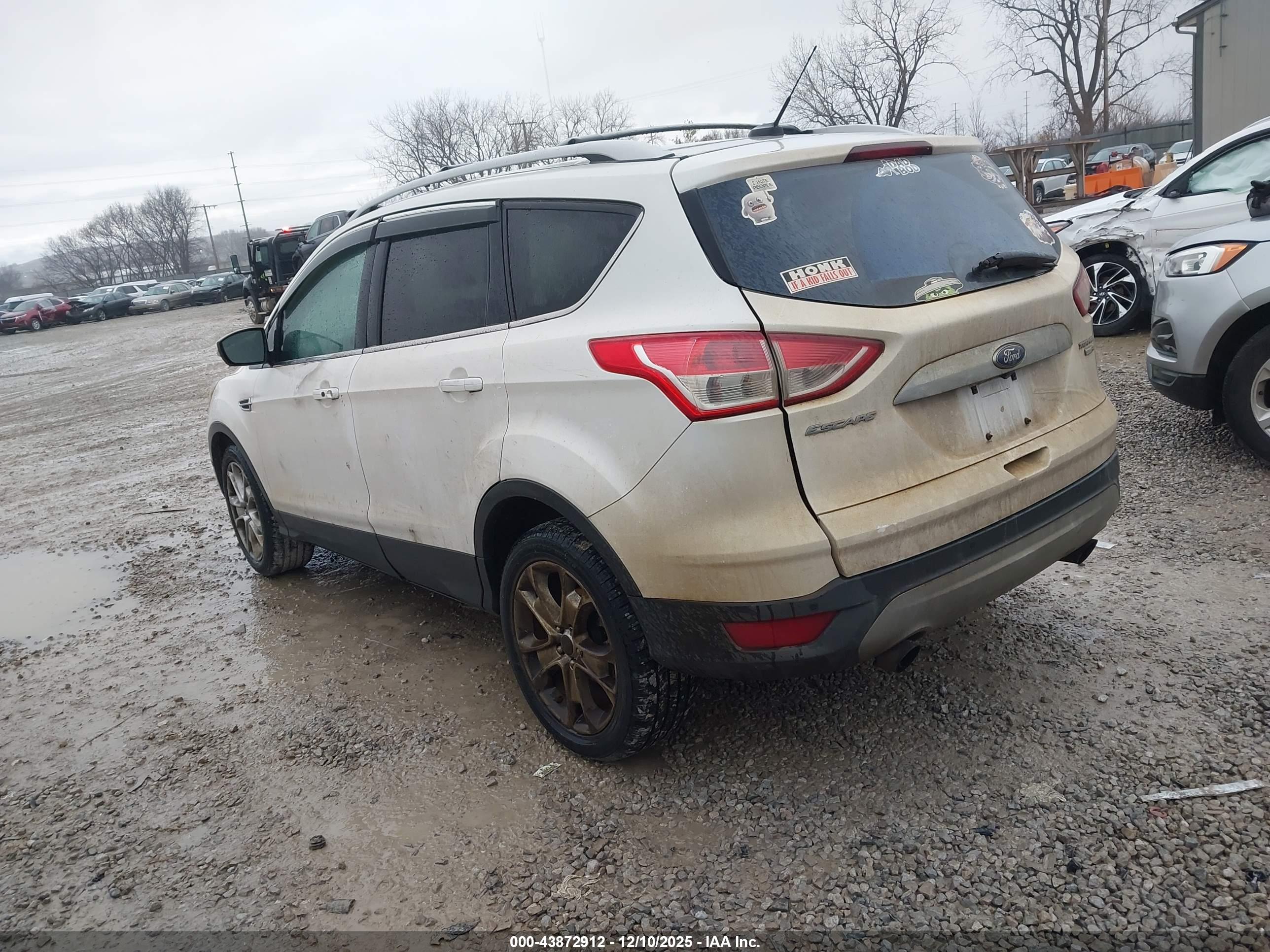 FORD ESCAPE image 3