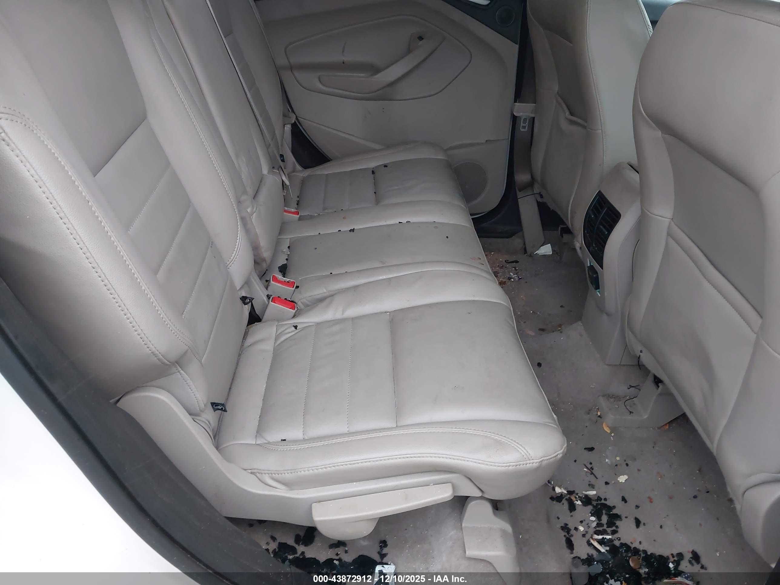 FORD ESCAPE image 8