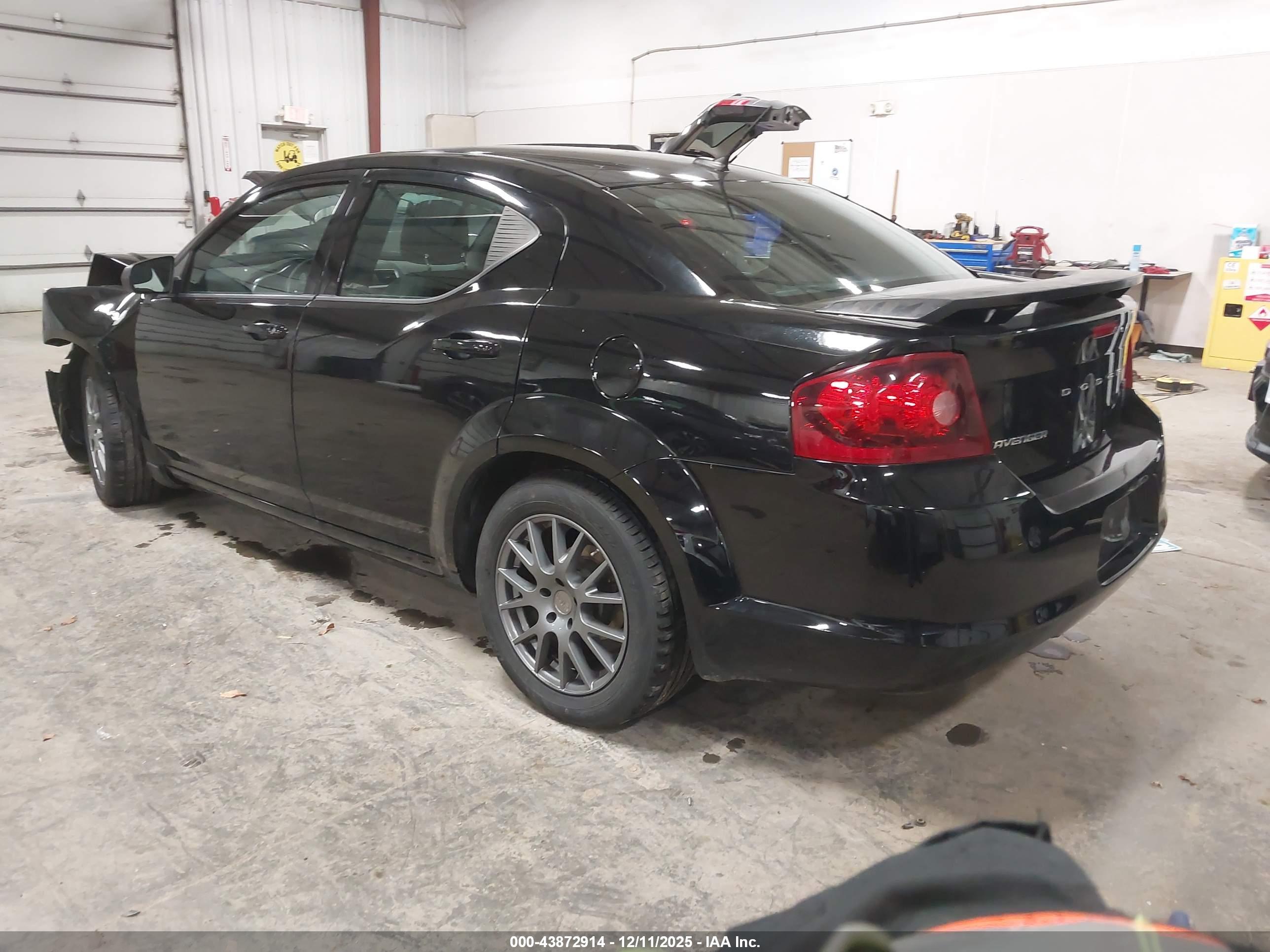 DODGE AVENGER image 3