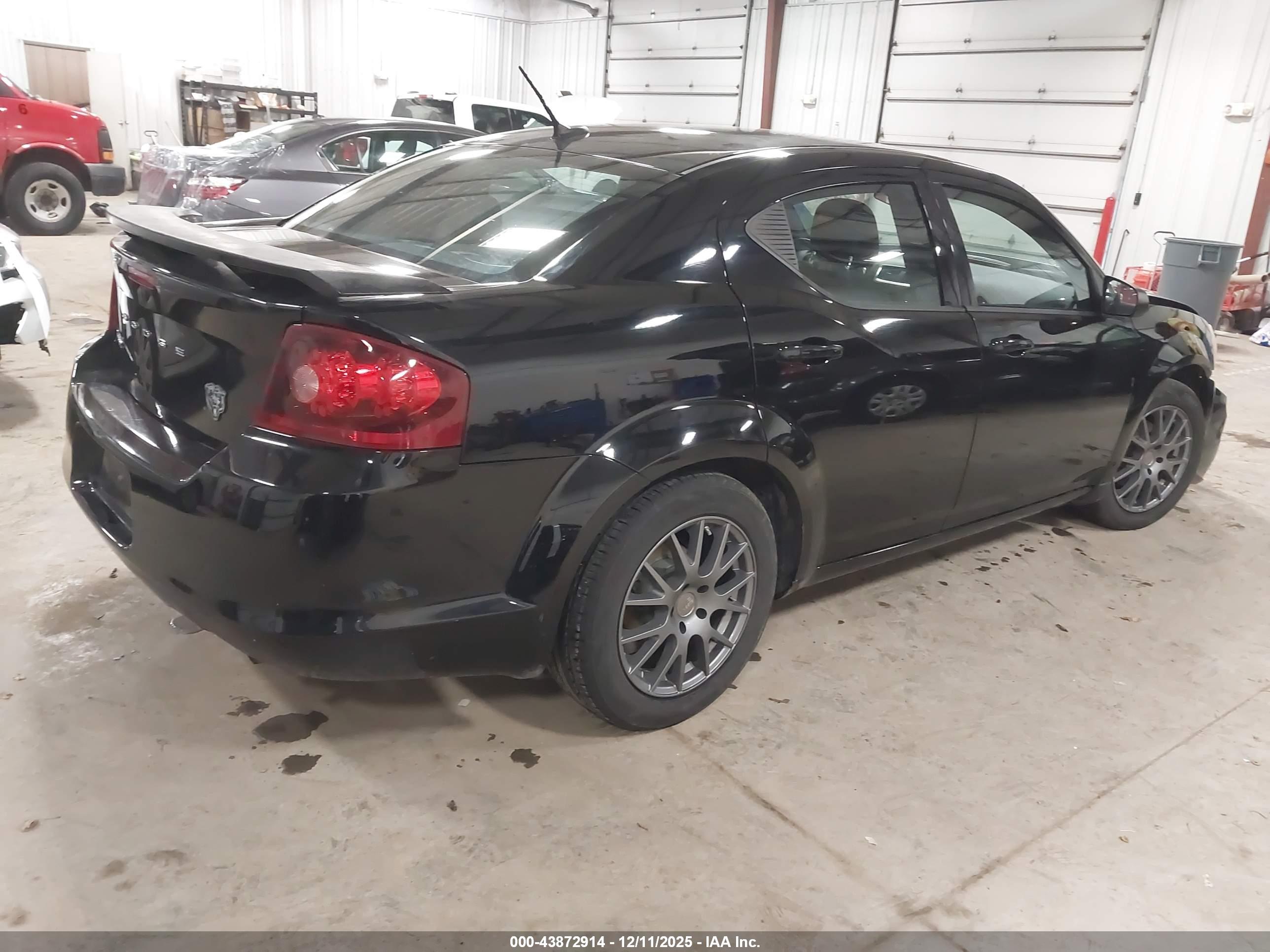 DODGE AVENGER image 4