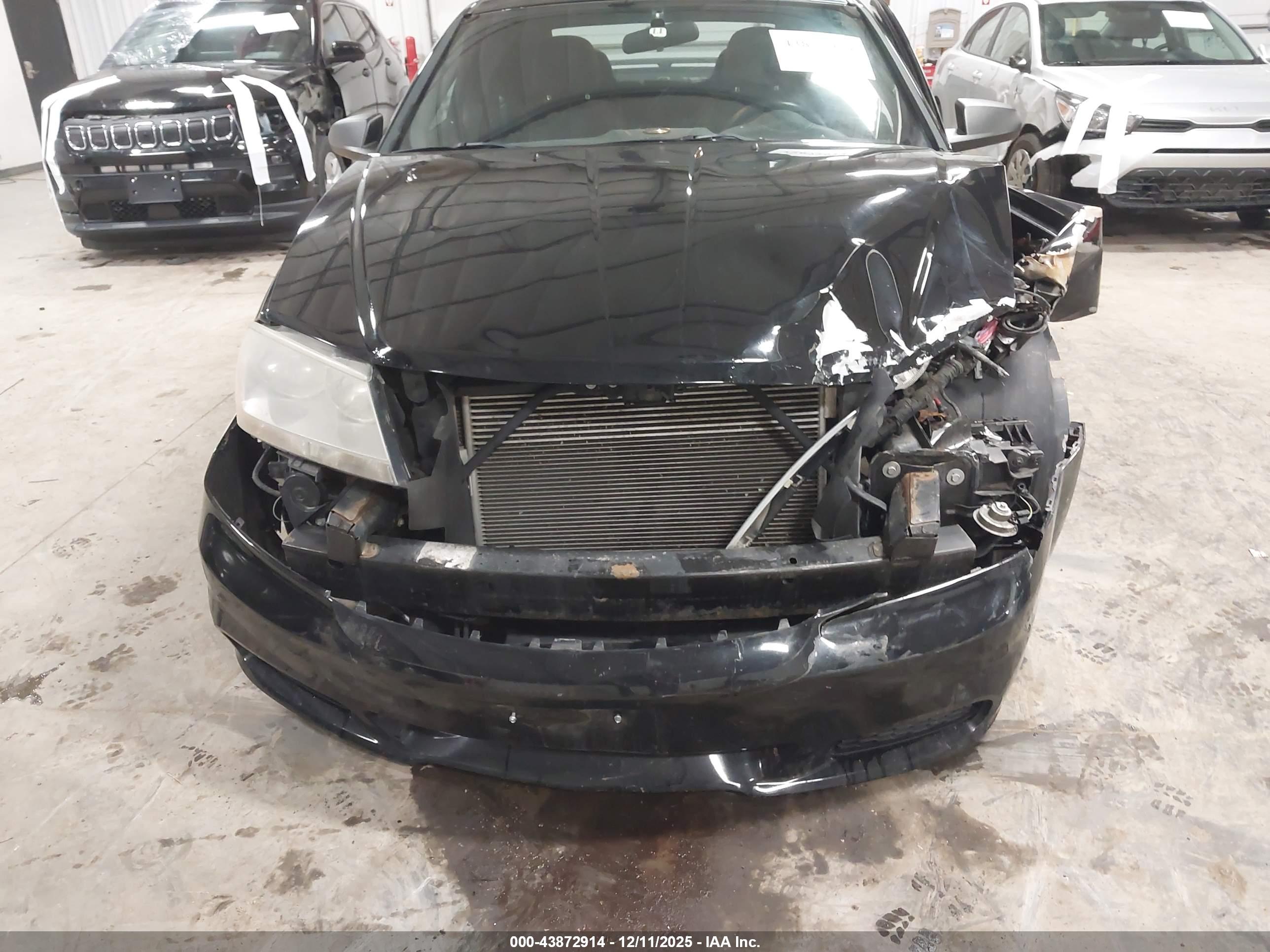 DODGE AVENGER image 6