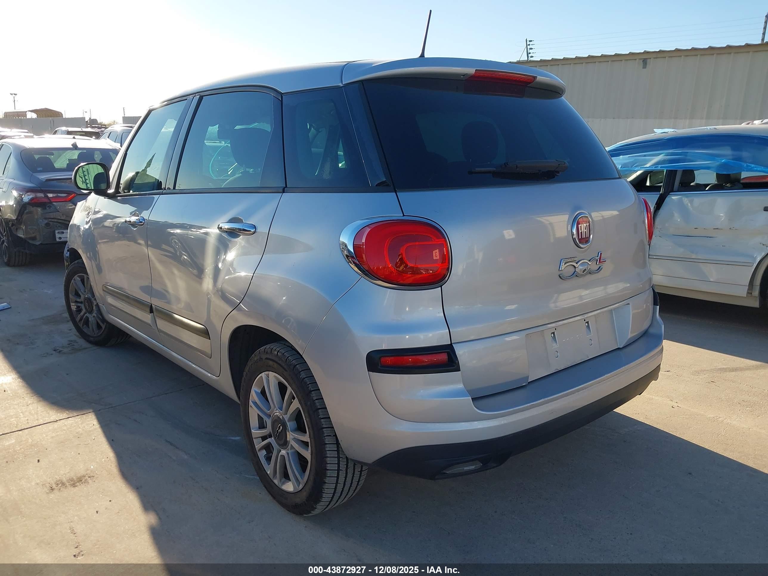 FIAT 500L image 3