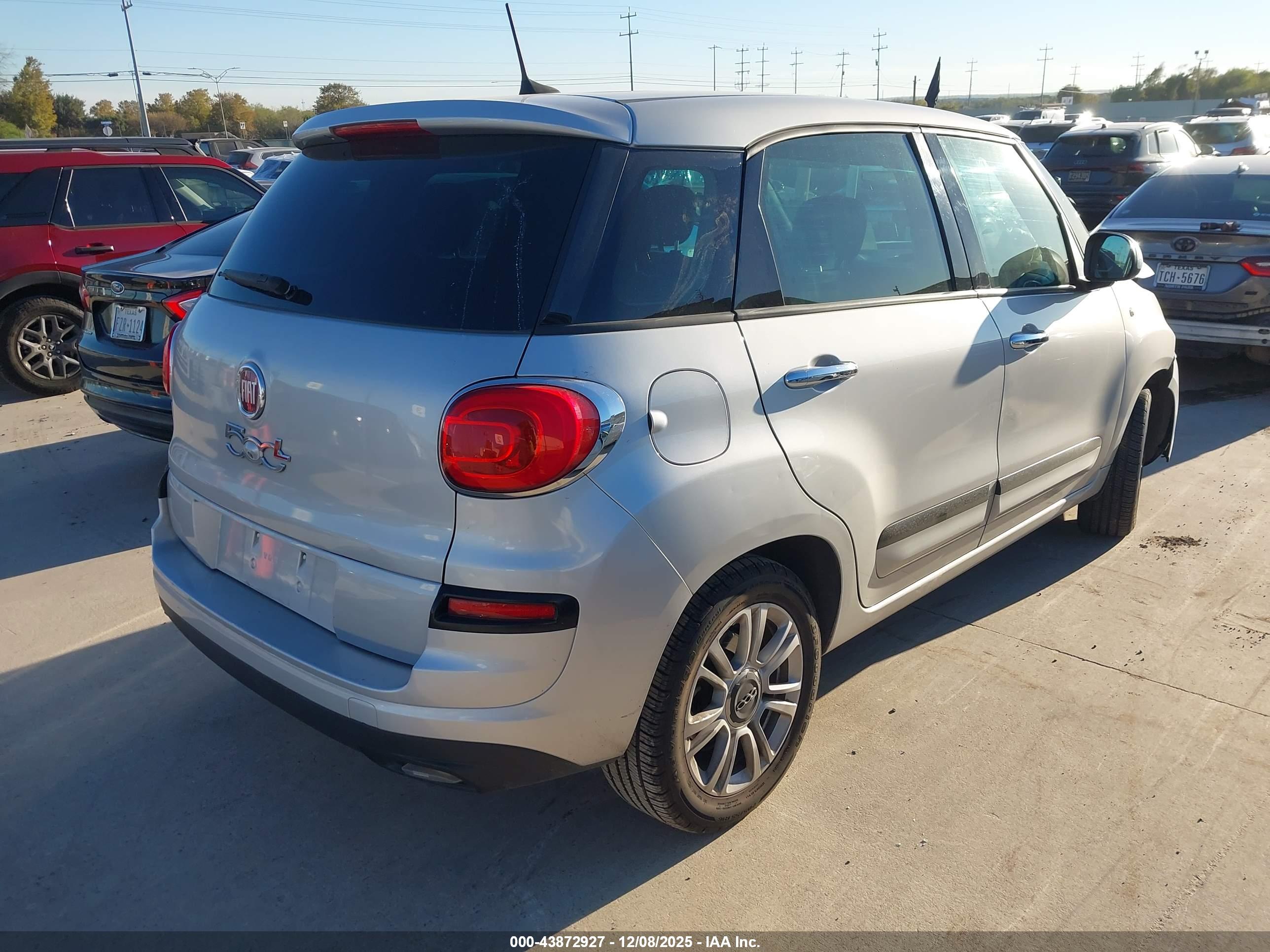 FIAT 500L image 4