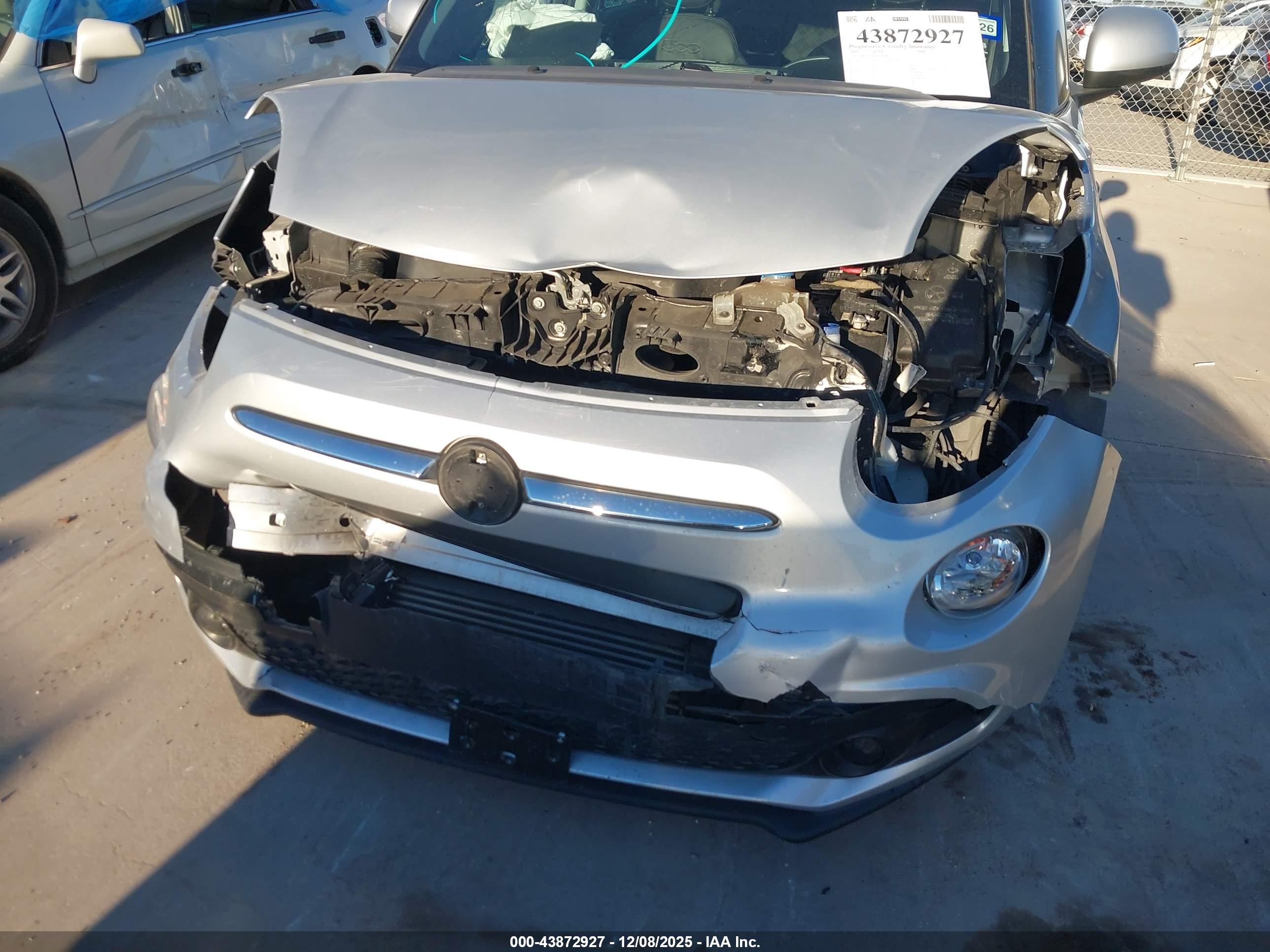 FIAT 500L image 6