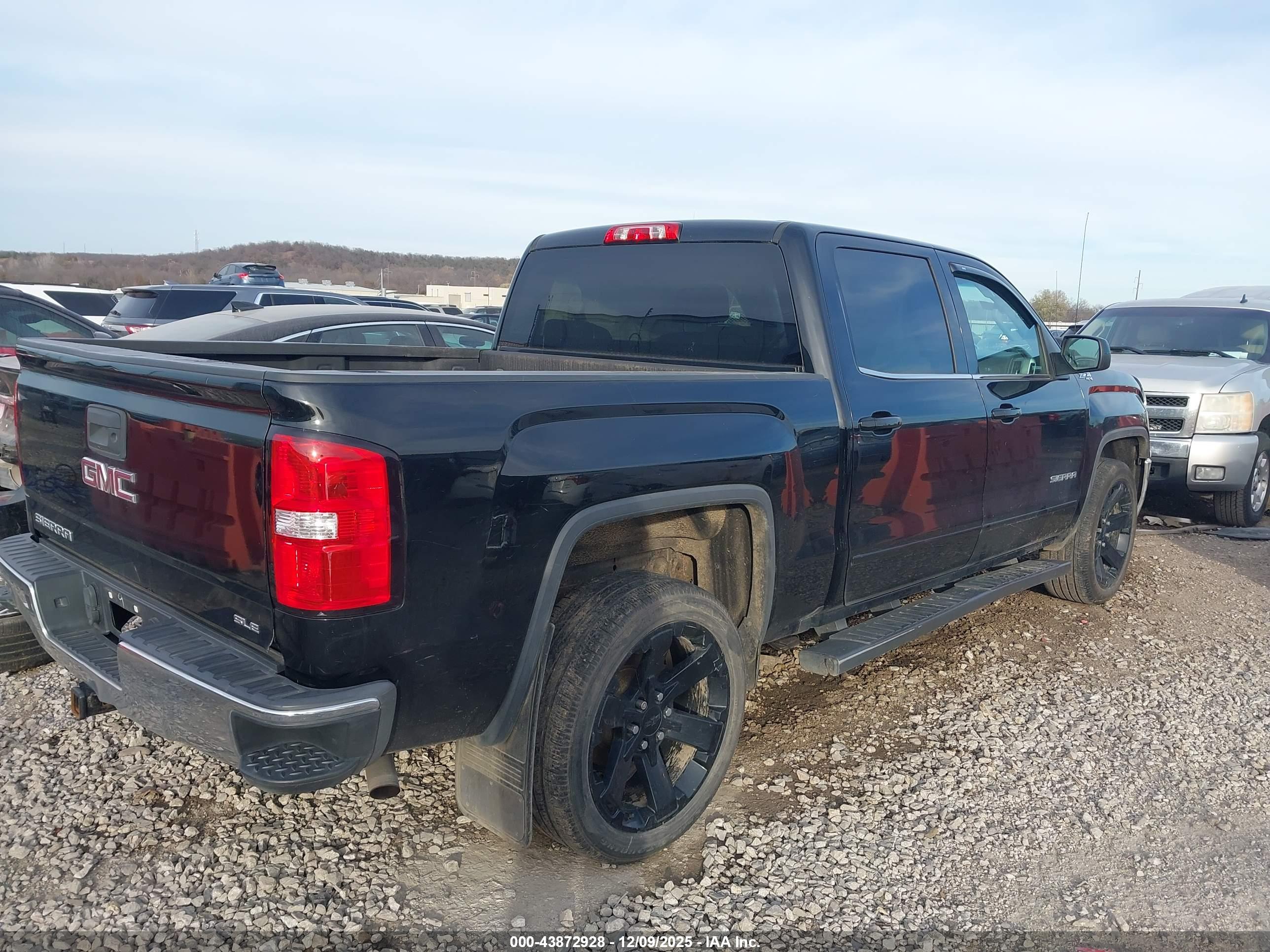 GMC SIERRA image 4