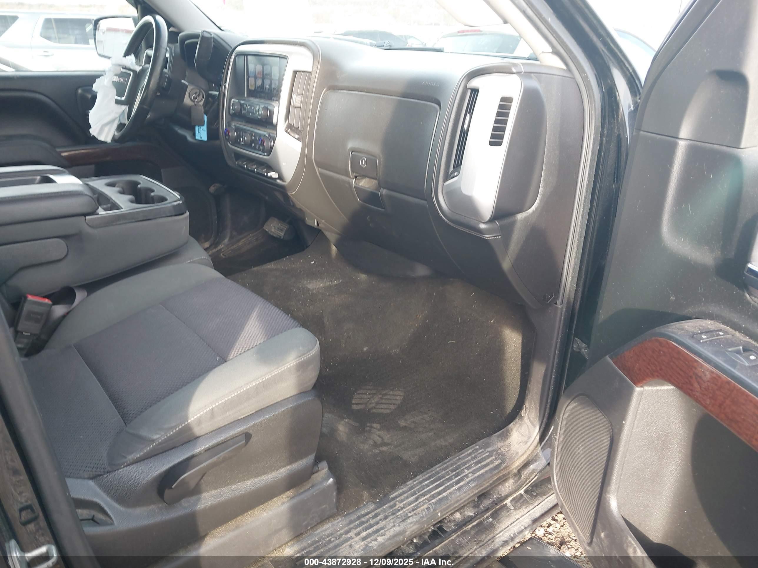 GMC SIERRA image 5