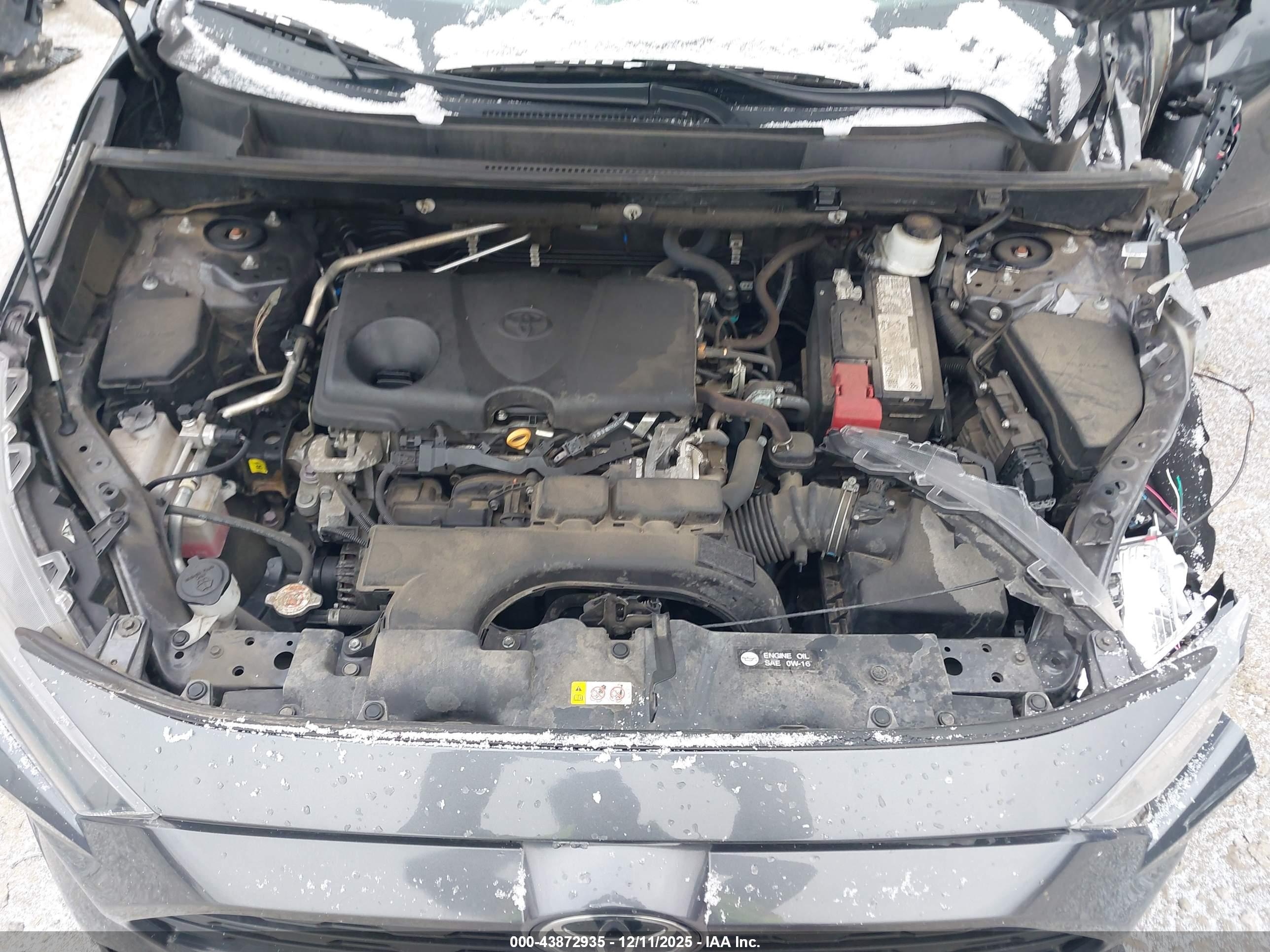 TOYOTA RAV4 image 10