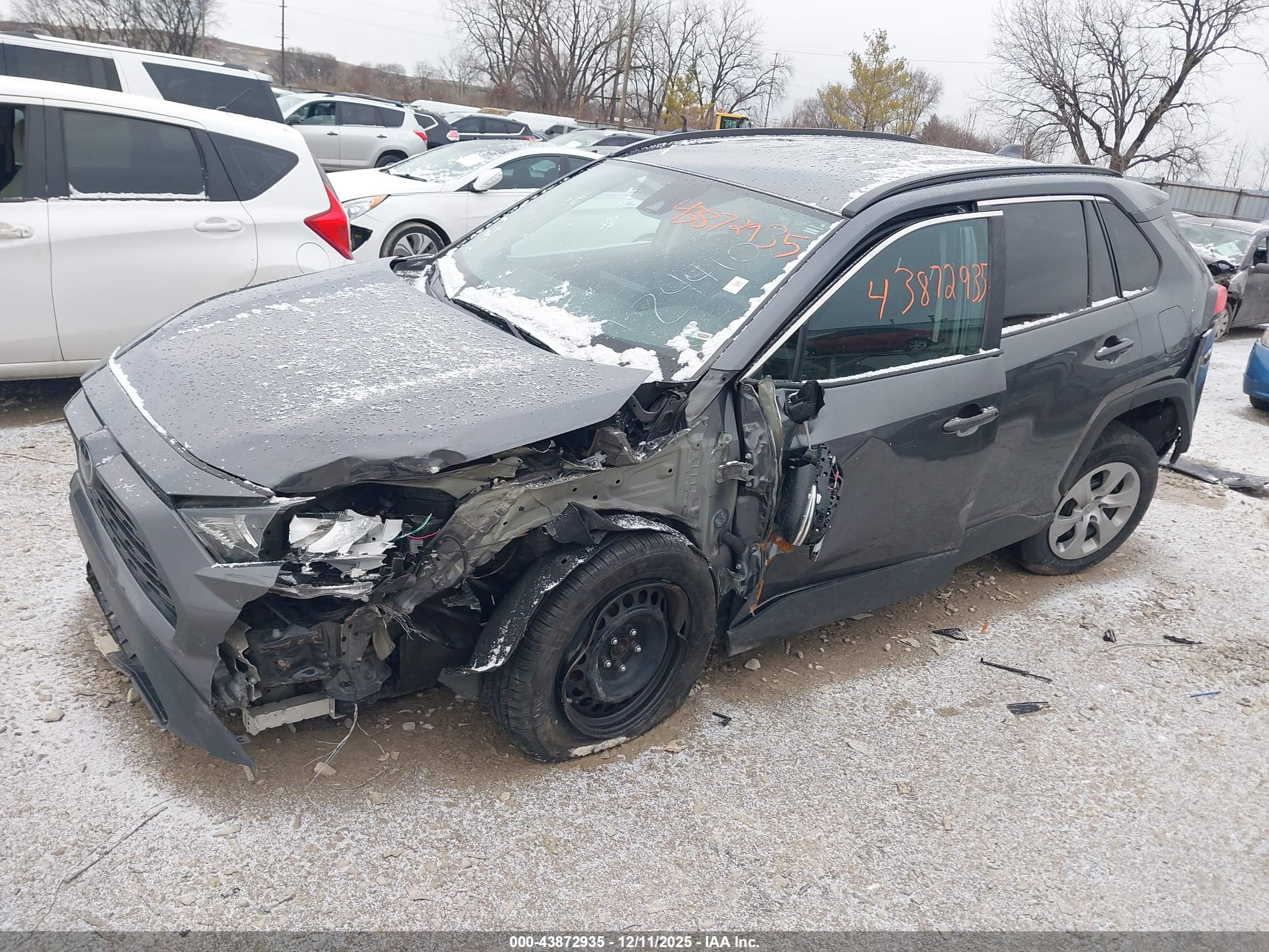TOYOTA RAV4 image 2