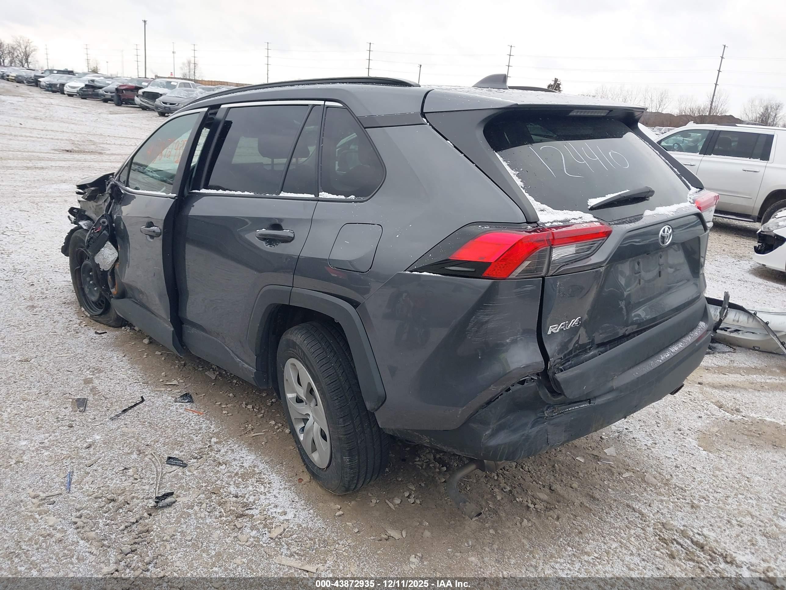 TOYOTA RAV4 image 3