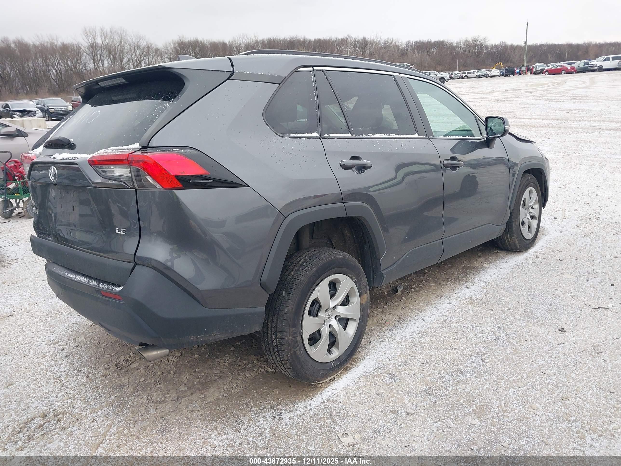 TOYOTA RAV4 image 4