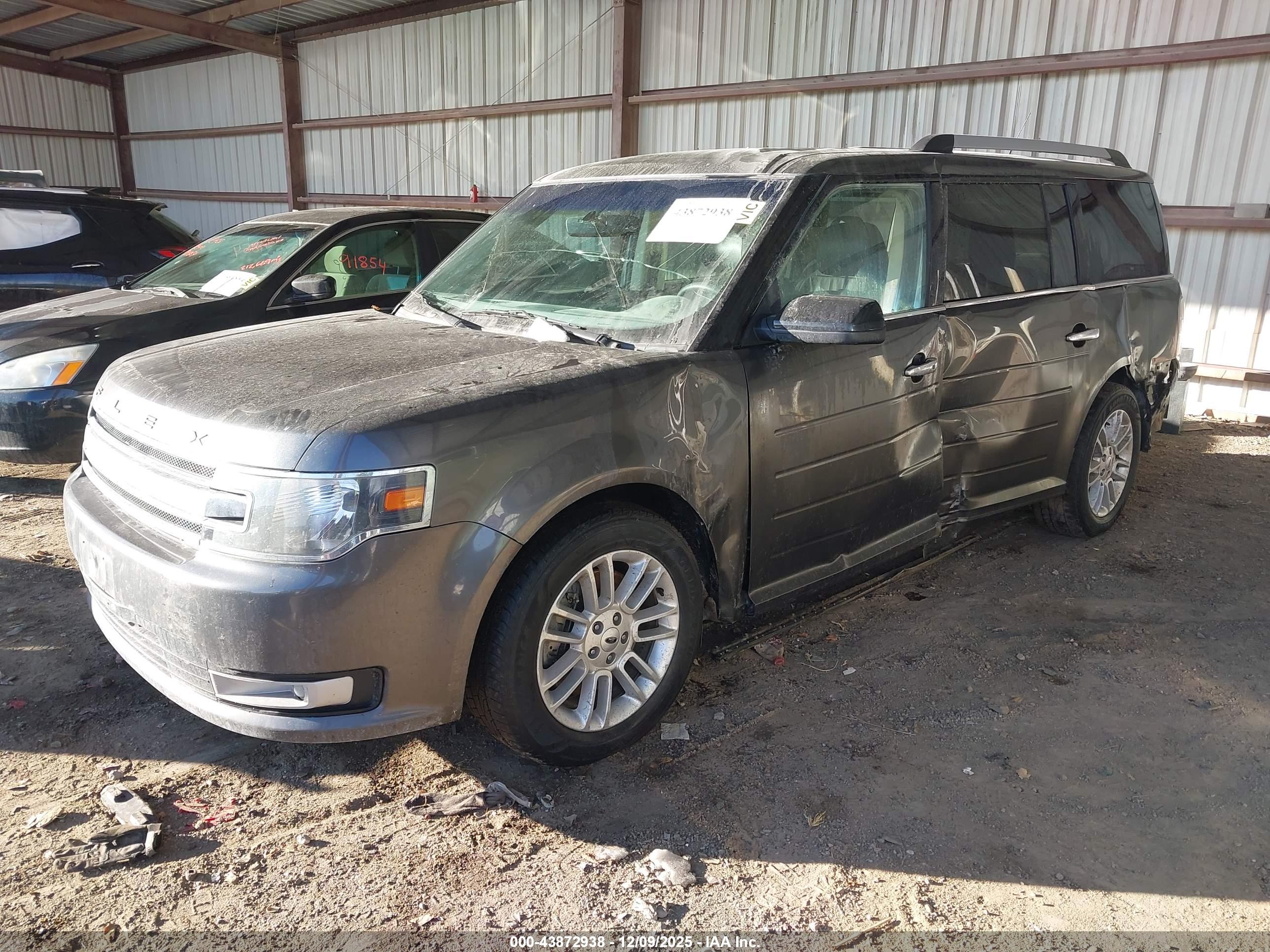 FORD FLEX image 2