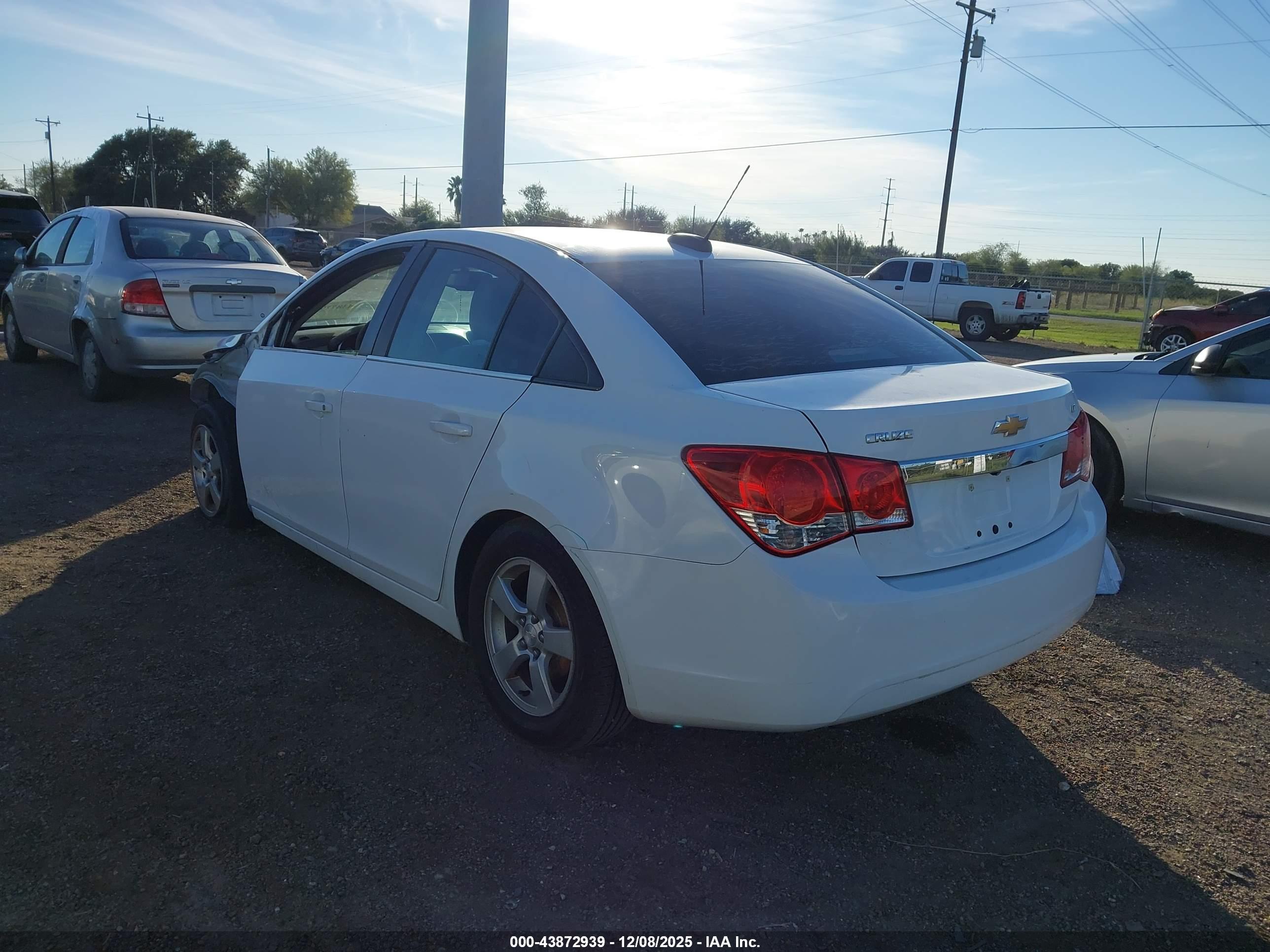 CHEVROLET CRUZE image 3