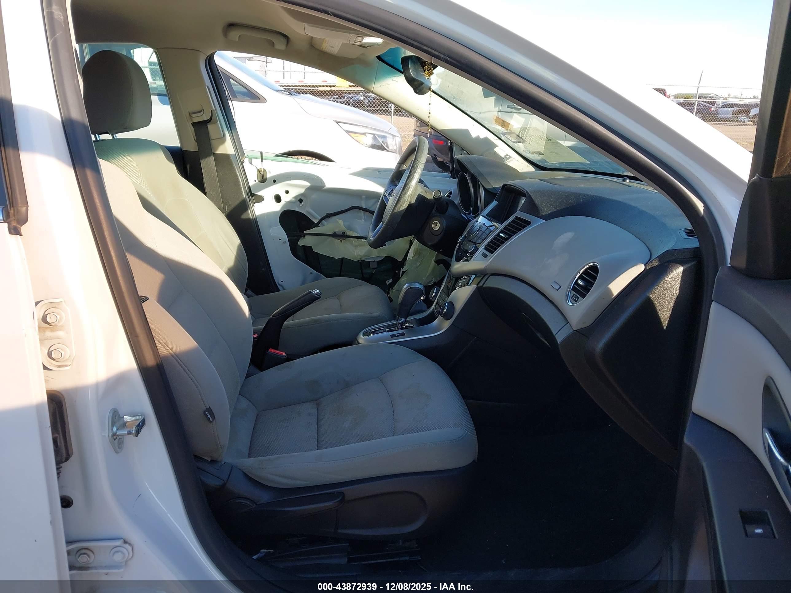 CHEVROLET CRUZE image 5