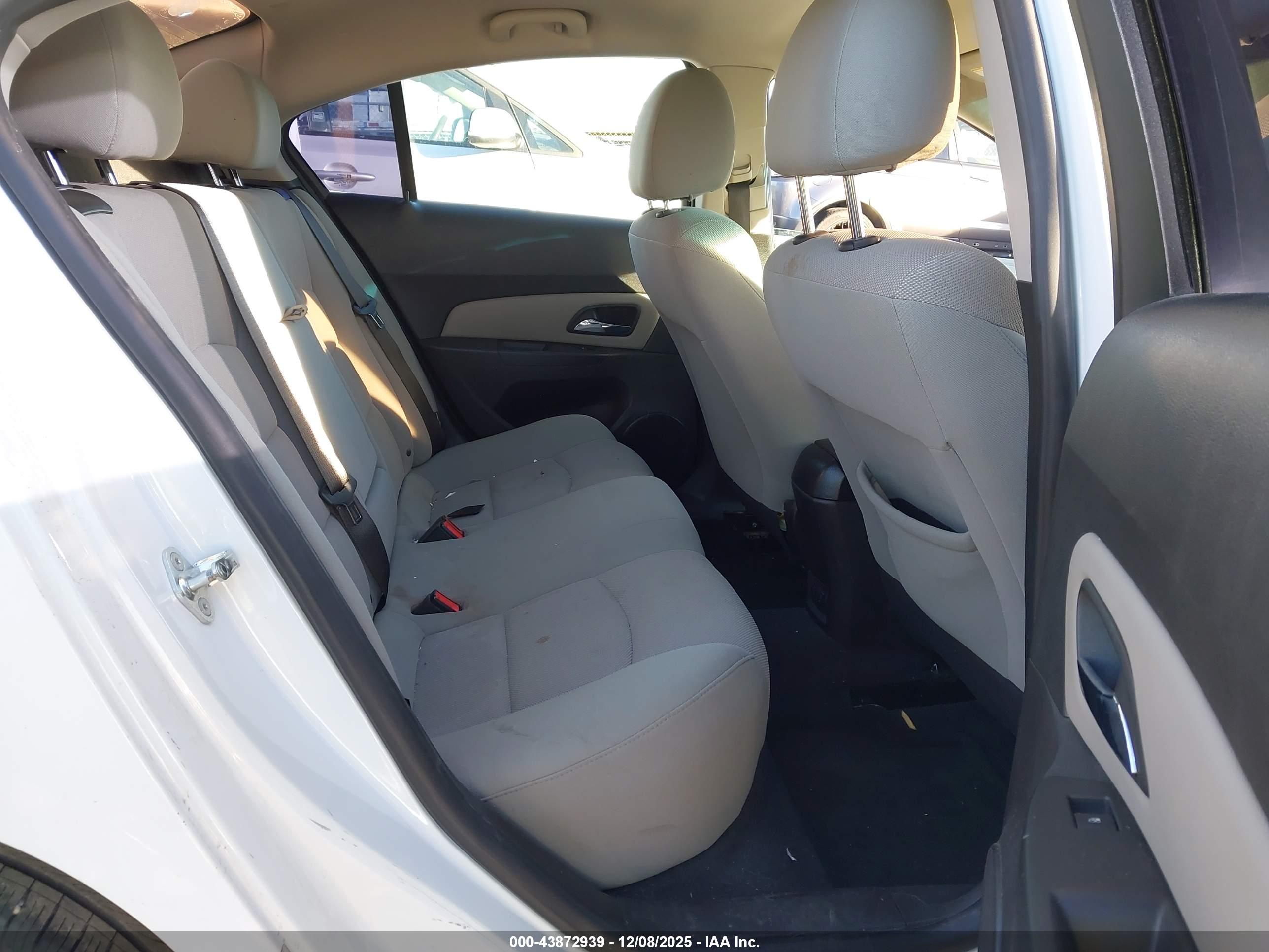 CHEVROLET CRUZE image 8
