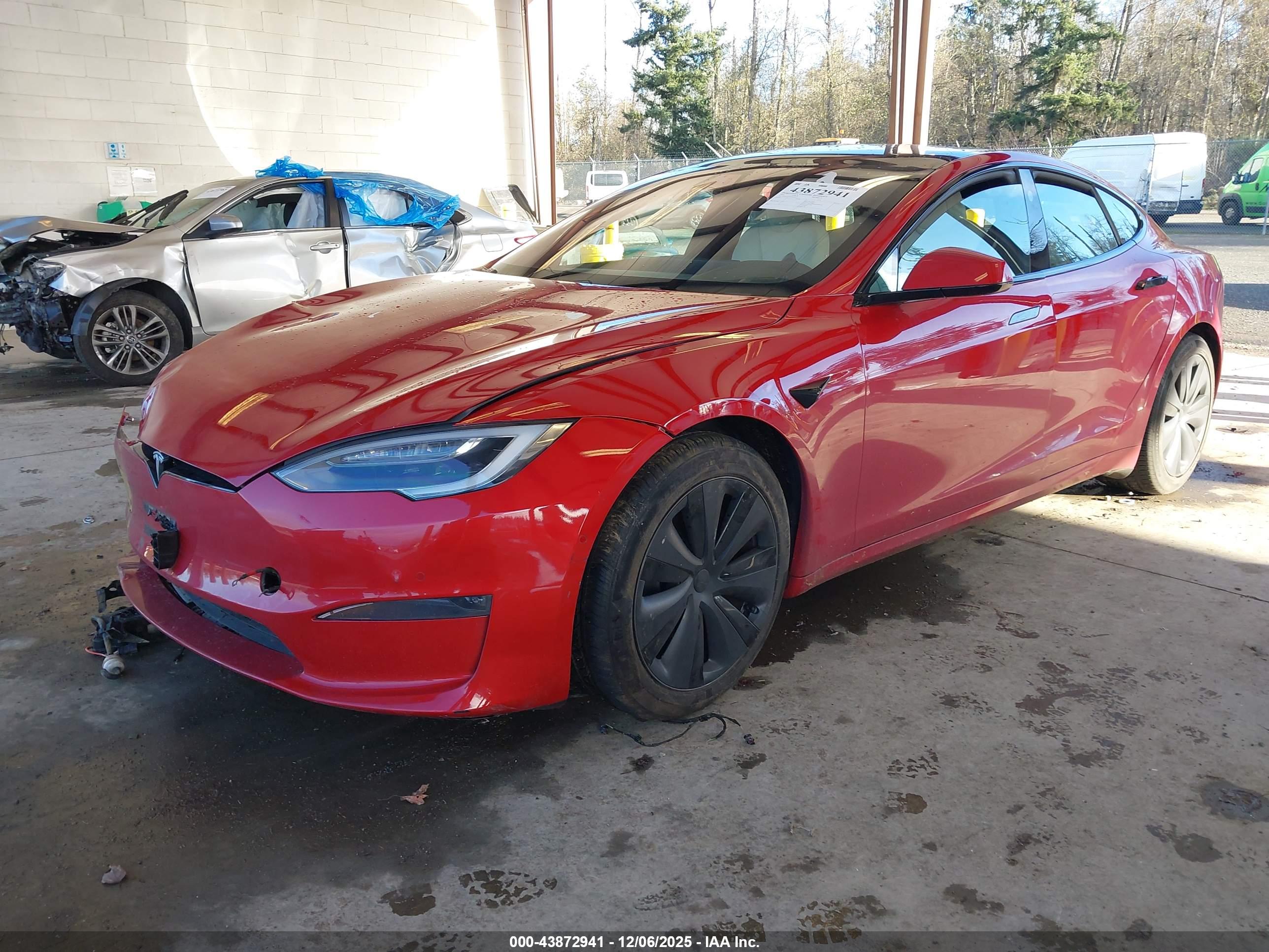 TESLA MODEL image 2