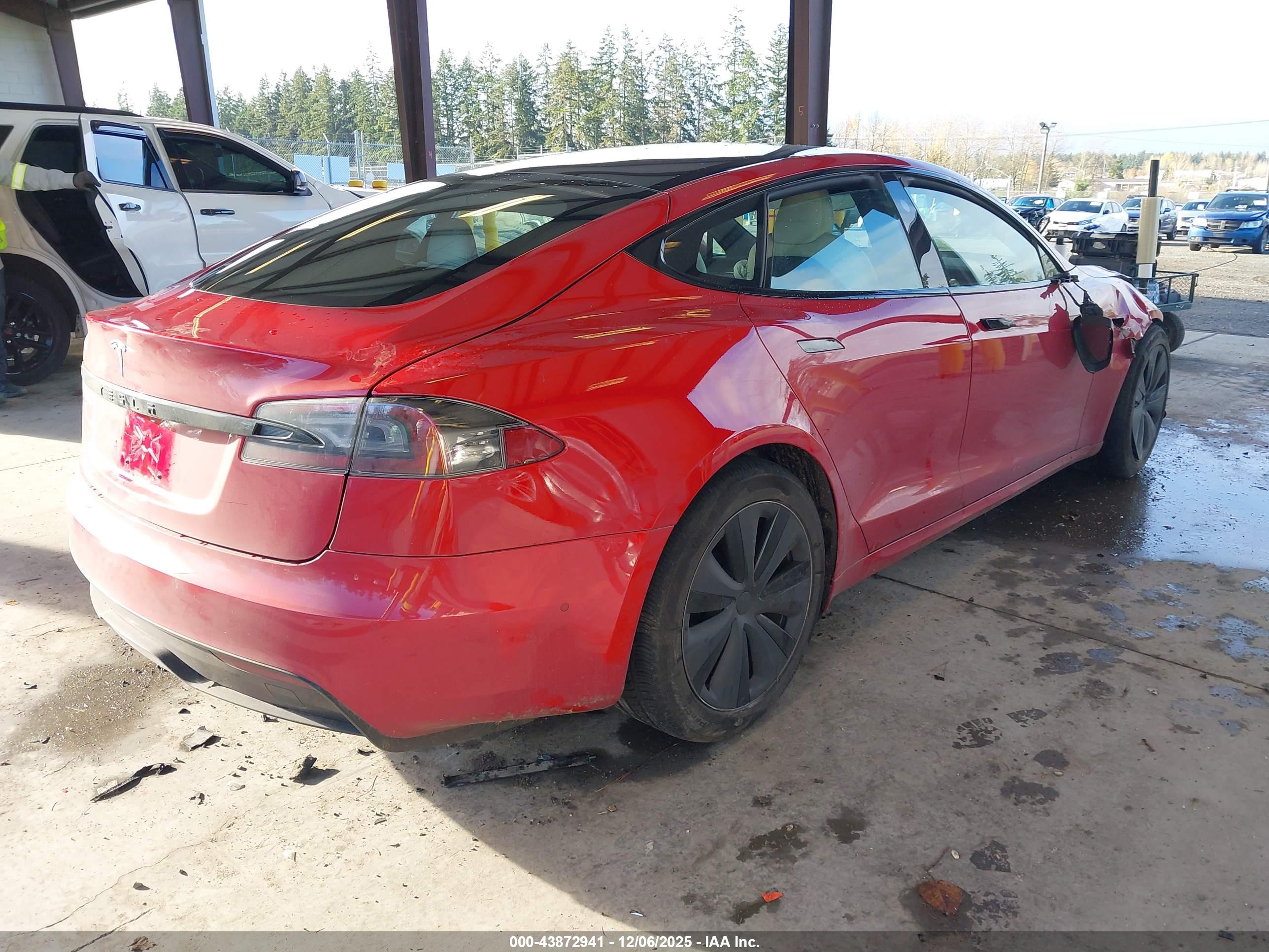 TESLA MODEL image 4