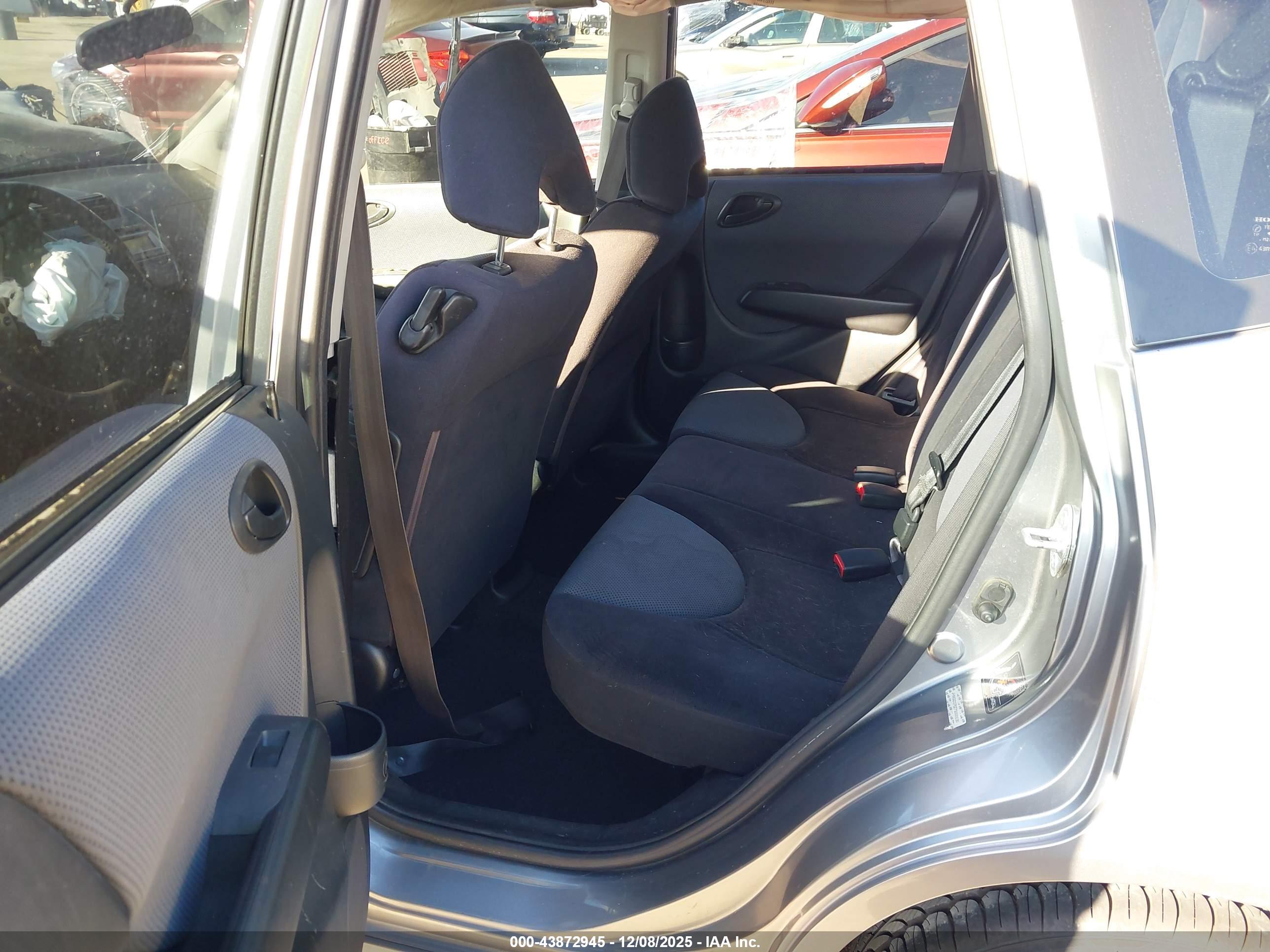 HONDA FIT image 8