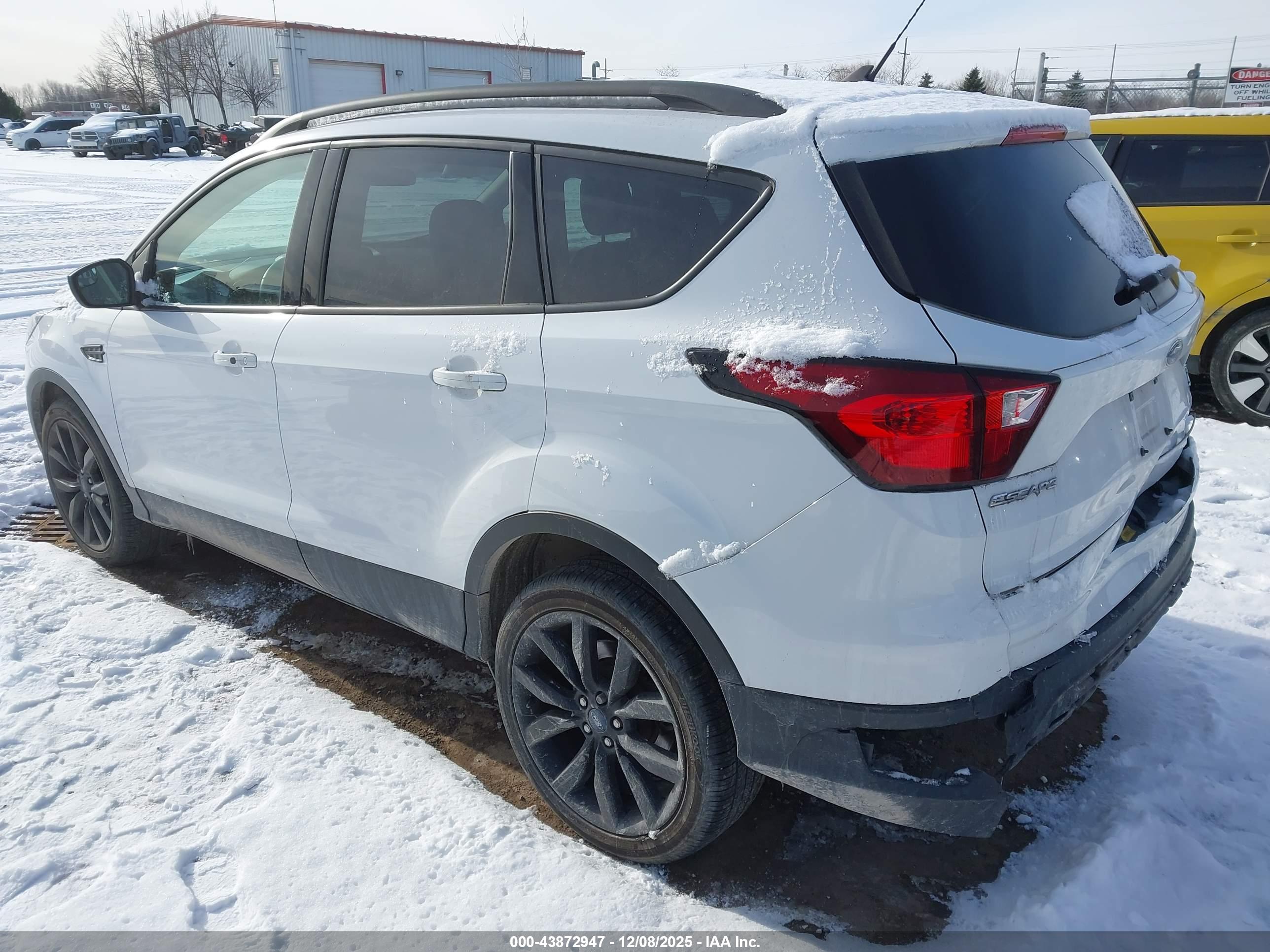 FORD ESCAPE image 3