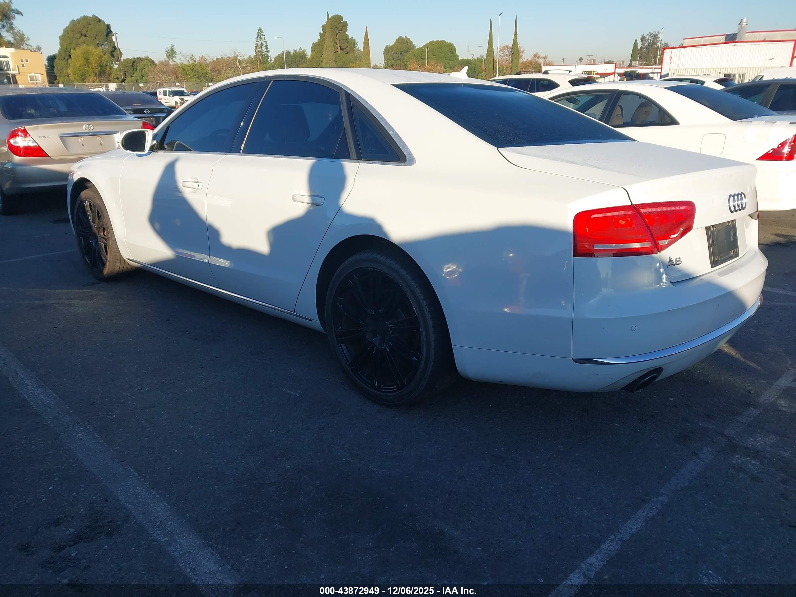 AUDI A8 image 3