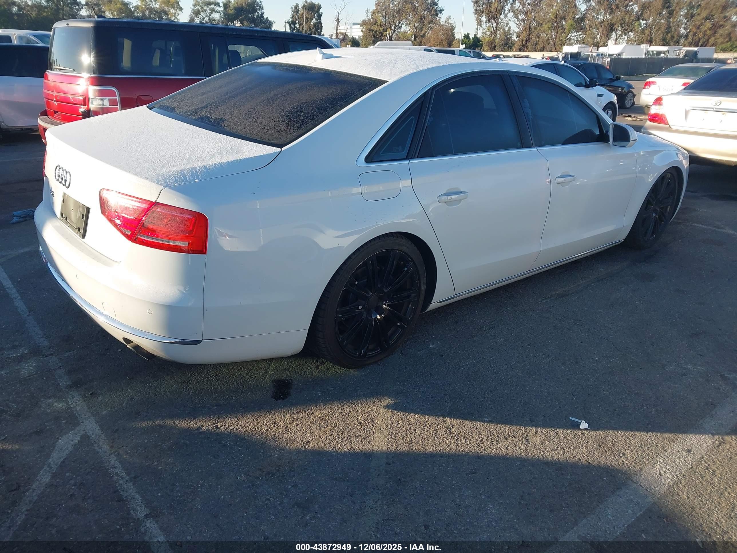 AUDI A8 image 4