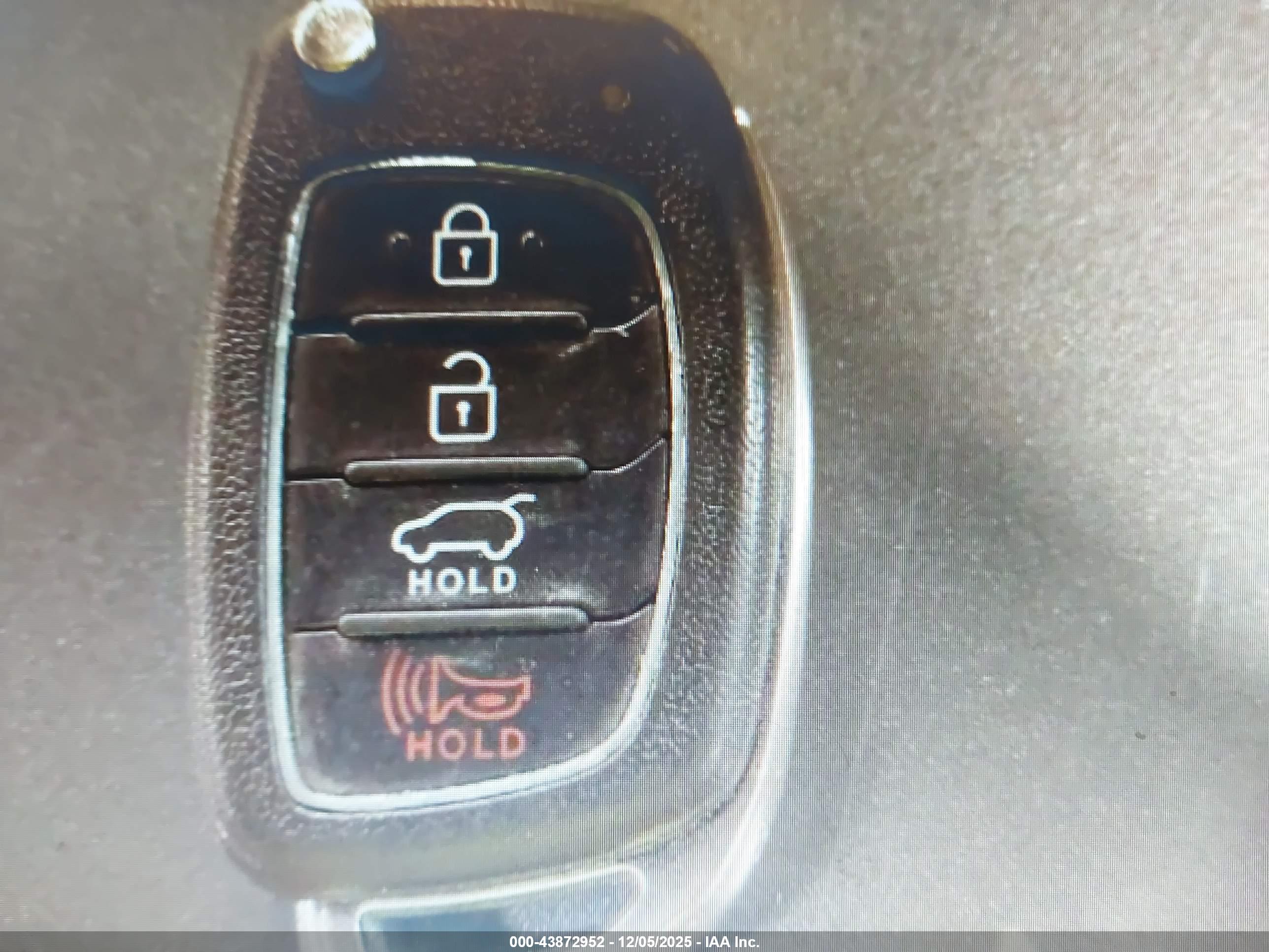 HYUNDAI TUCSON image 11