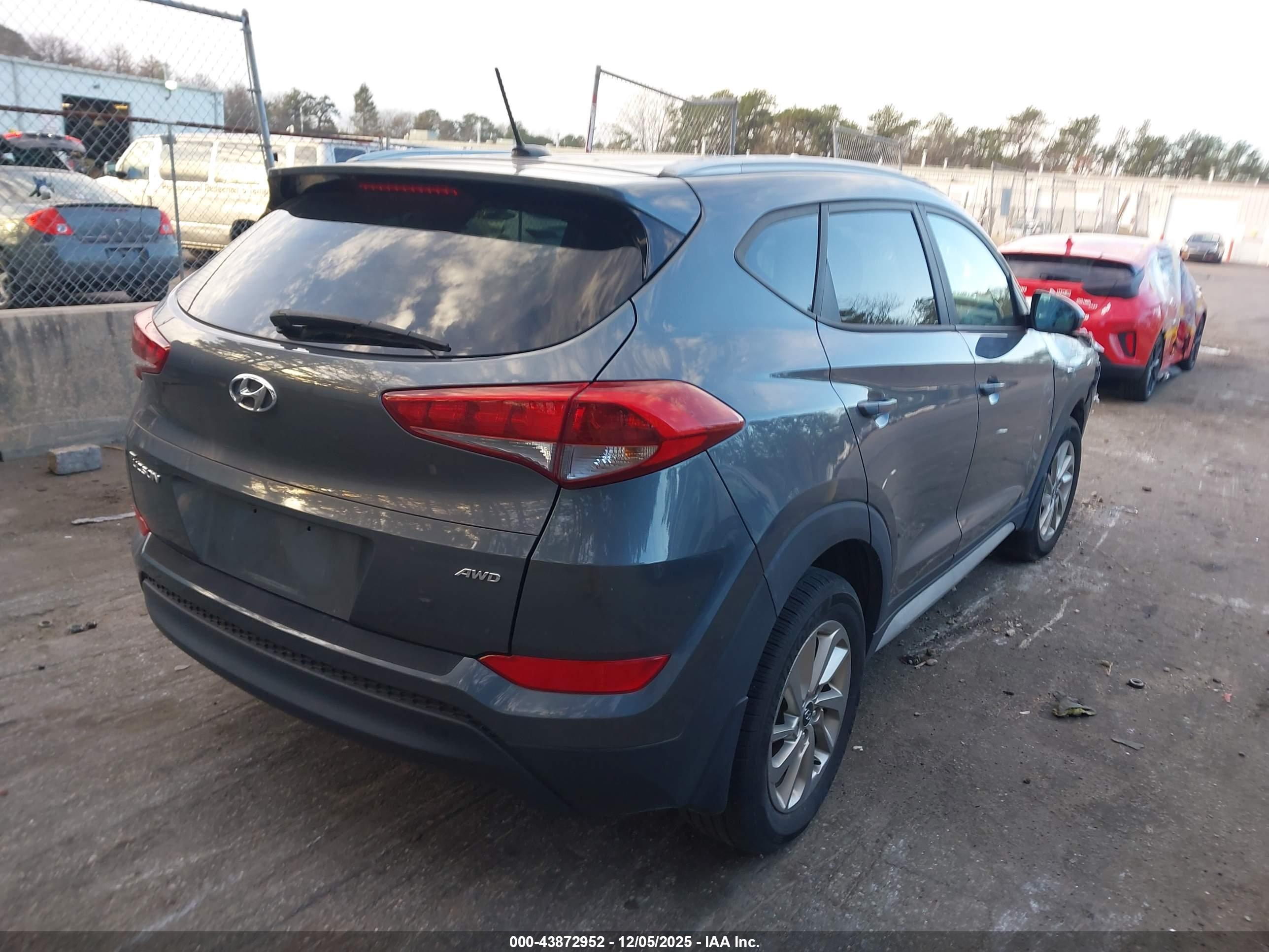 HYUNDAI TUCSON image 4