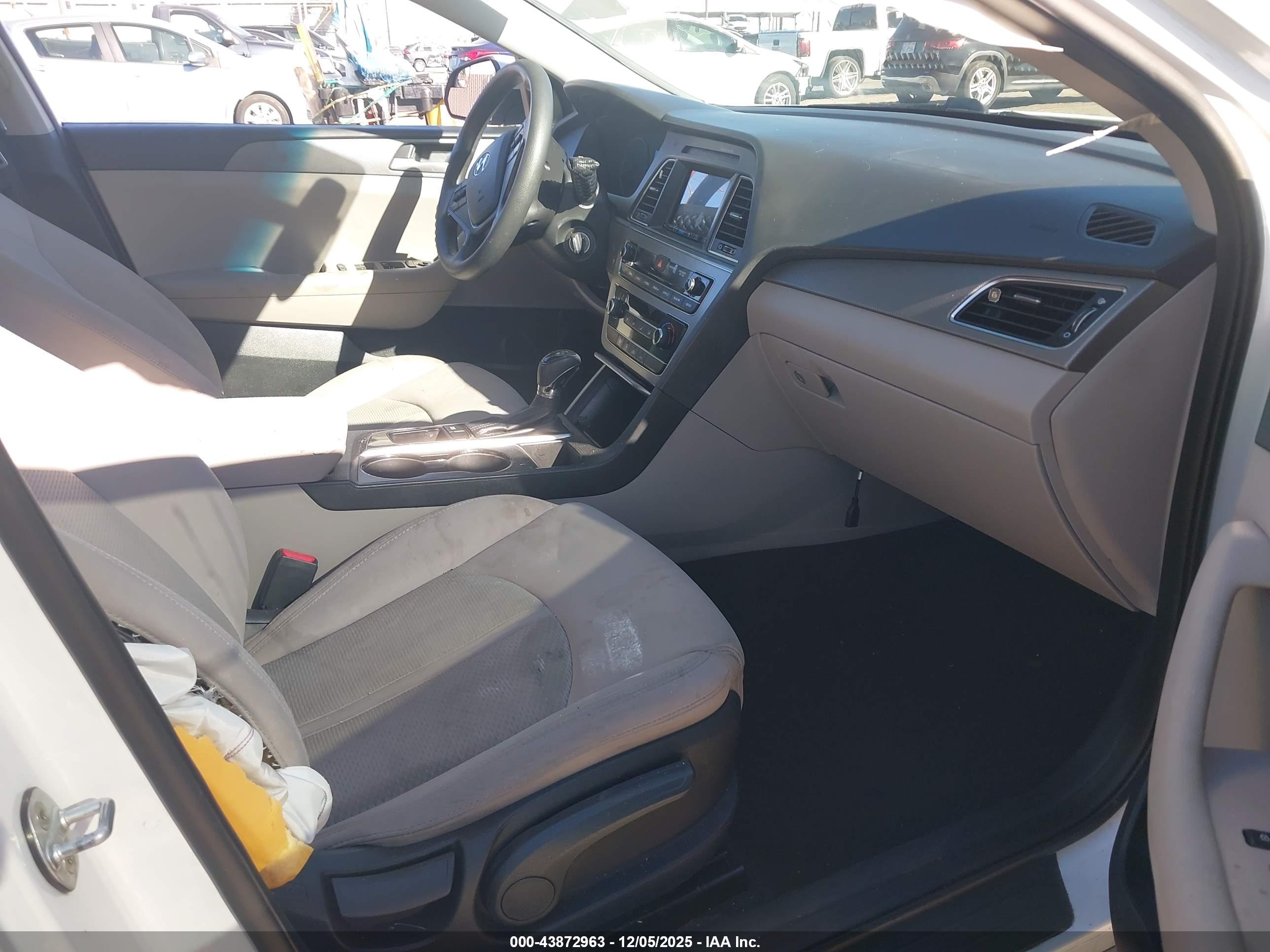 HYUNDAI SONATA image 5