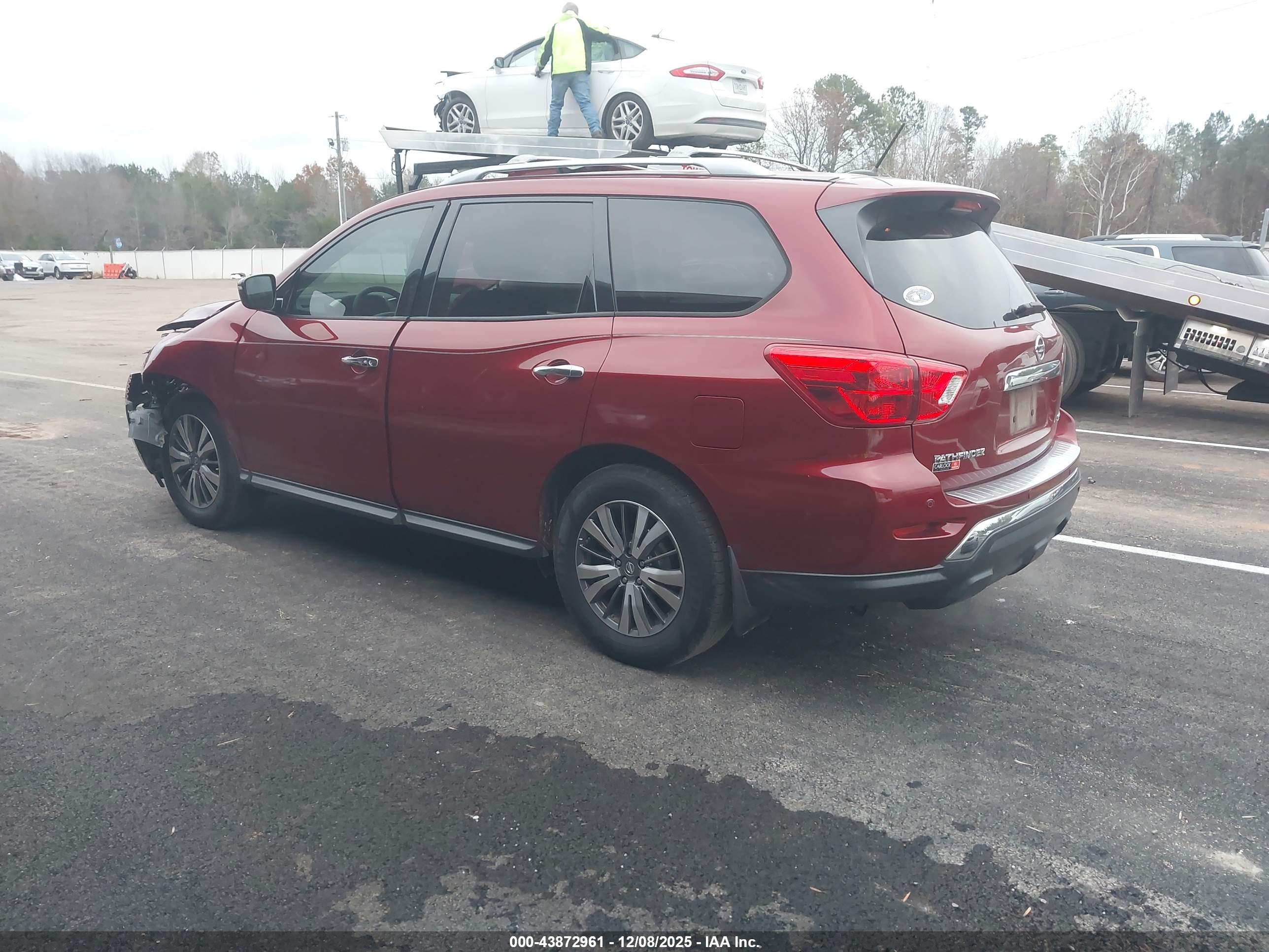 NISSAN PATHFINDER image 3